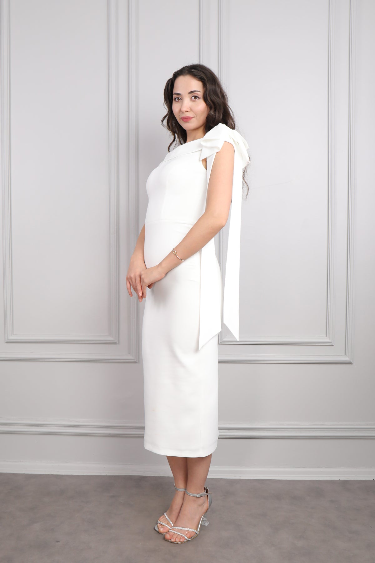 فستان سهرة ميدي مكشوف الاكتاف -ابيض