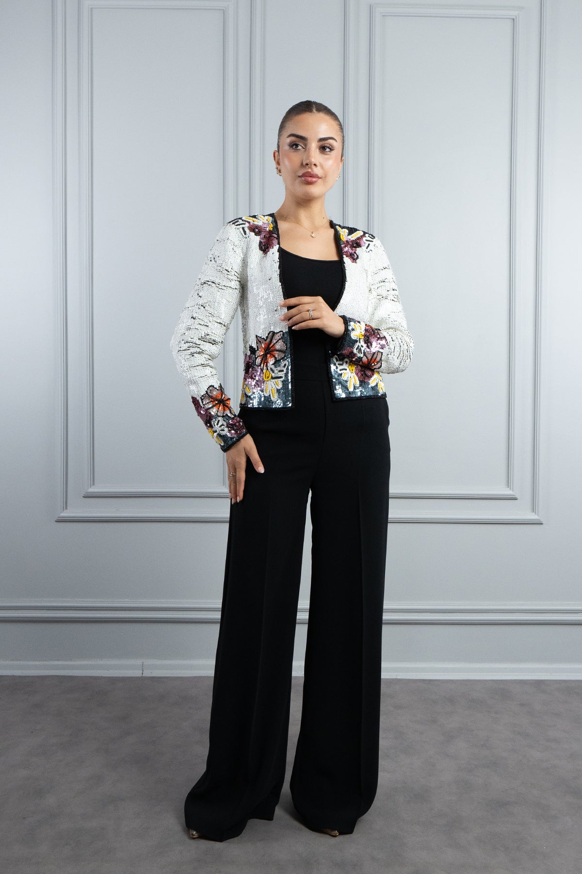 جاكيت بطبعة زهور مطرزة بالترتر من المجموعة الخاصة