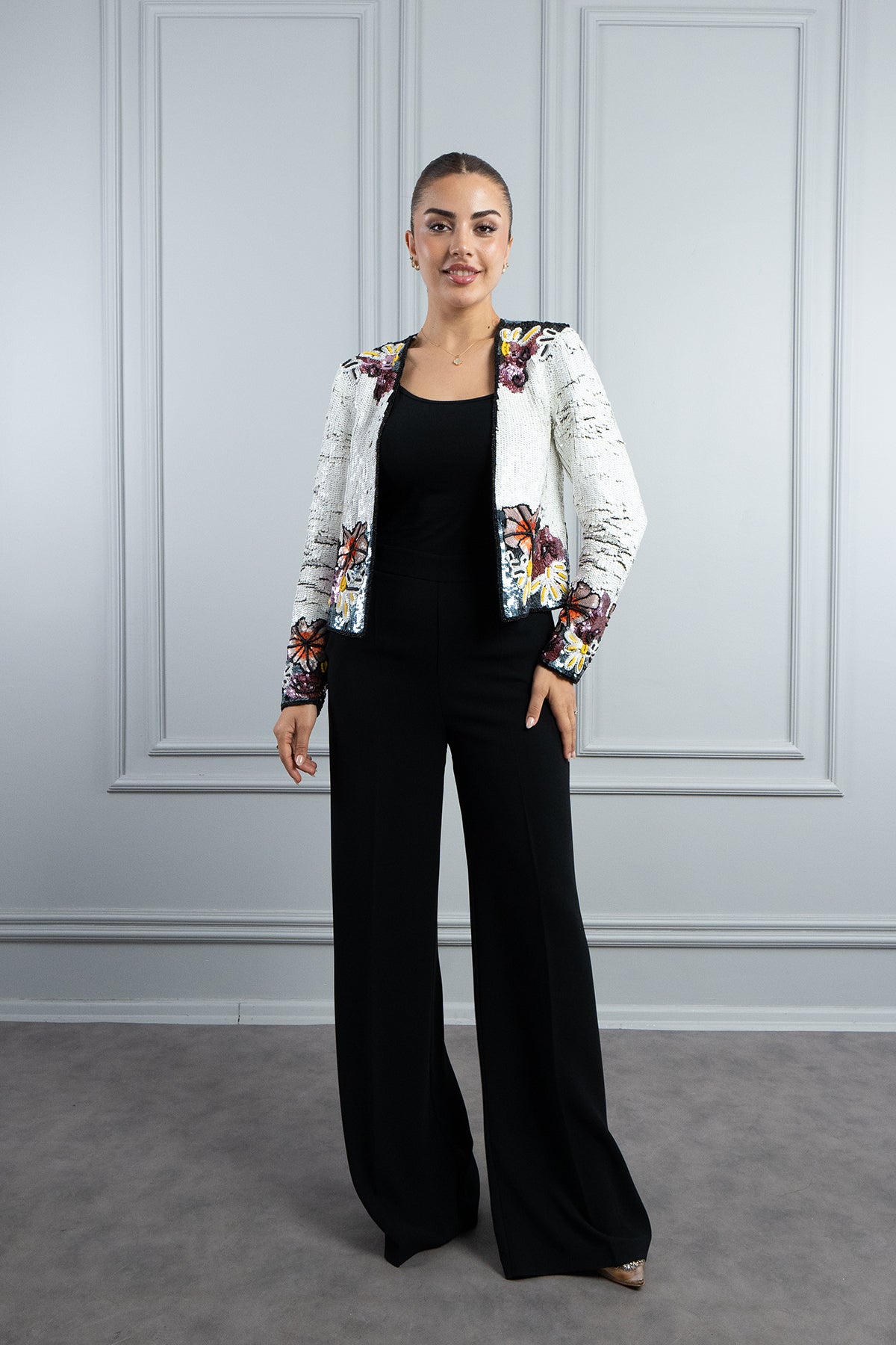 جاكيت بطبعة زهور مطرزة بالترتر من المجموعة الخاصة