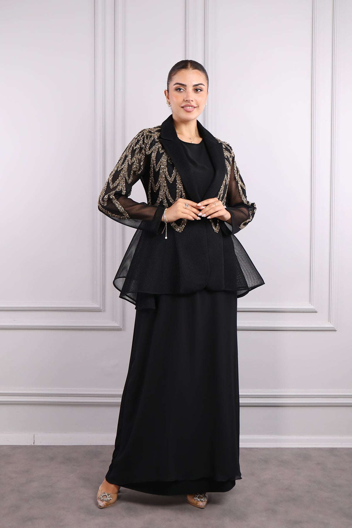 جاكيت بازرار امامية مطرز بالفصوص -اسود-ذهبي