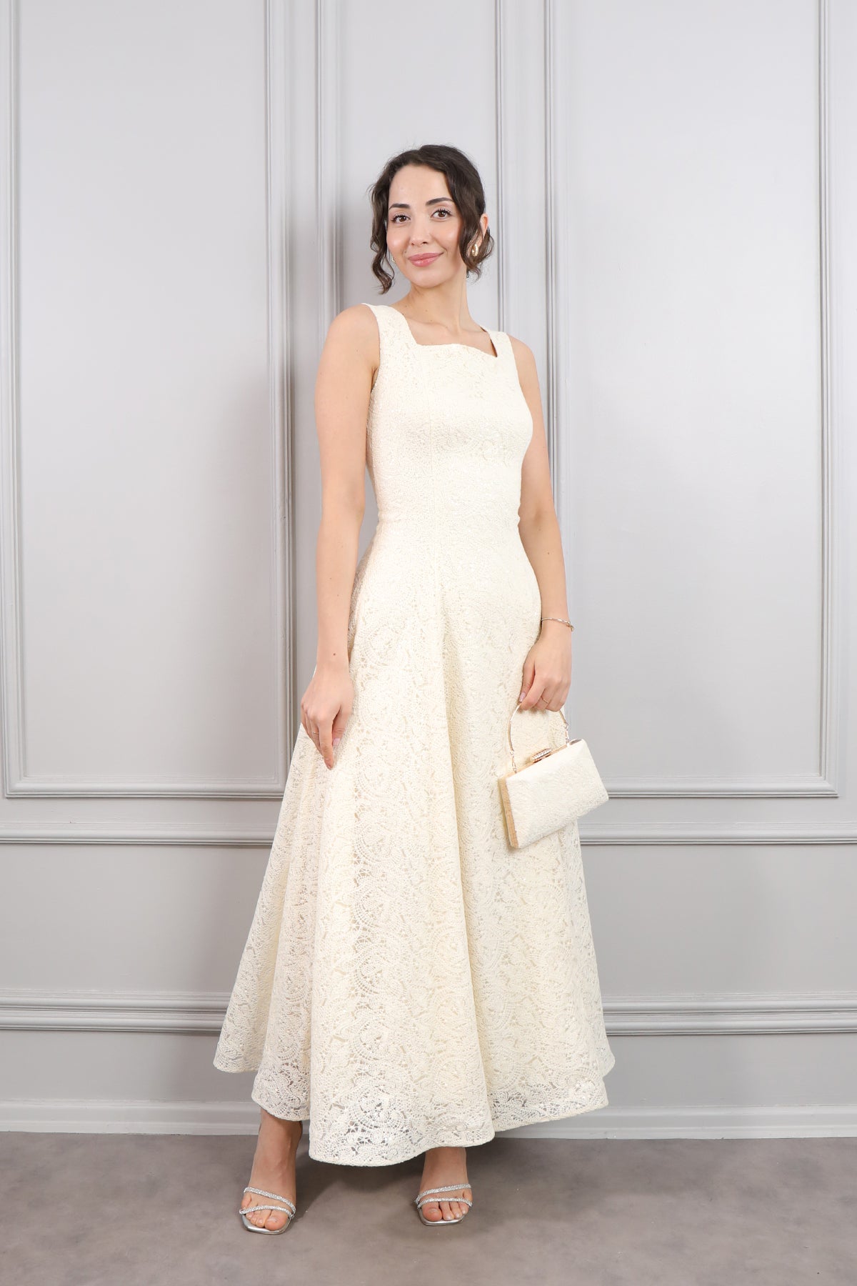 طقم فستان وجاكيت مع اكسسوار شنطة -بيج