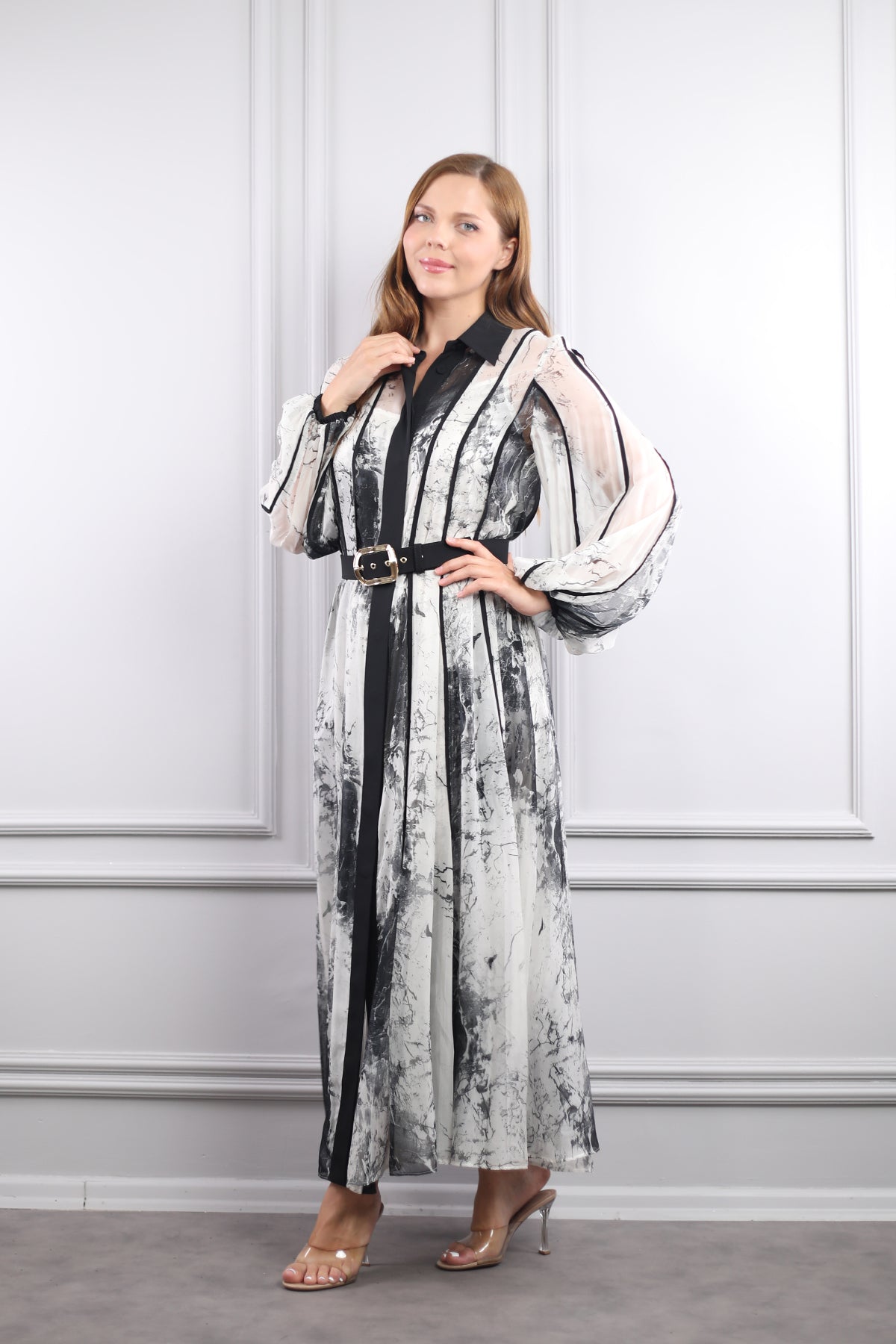 فستان شيفون مزخرف مقاس كبير بياقة قميص وحزام عند الخصر -اسود