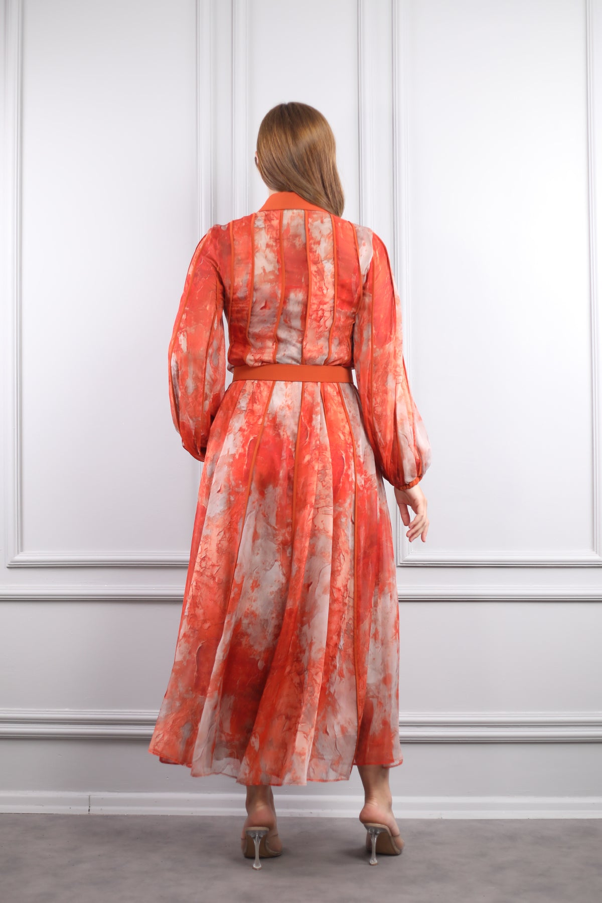 فستان شيفون مزخرف مقاس كبير بياقة قميص وحزام عند الخصر -برتقالي