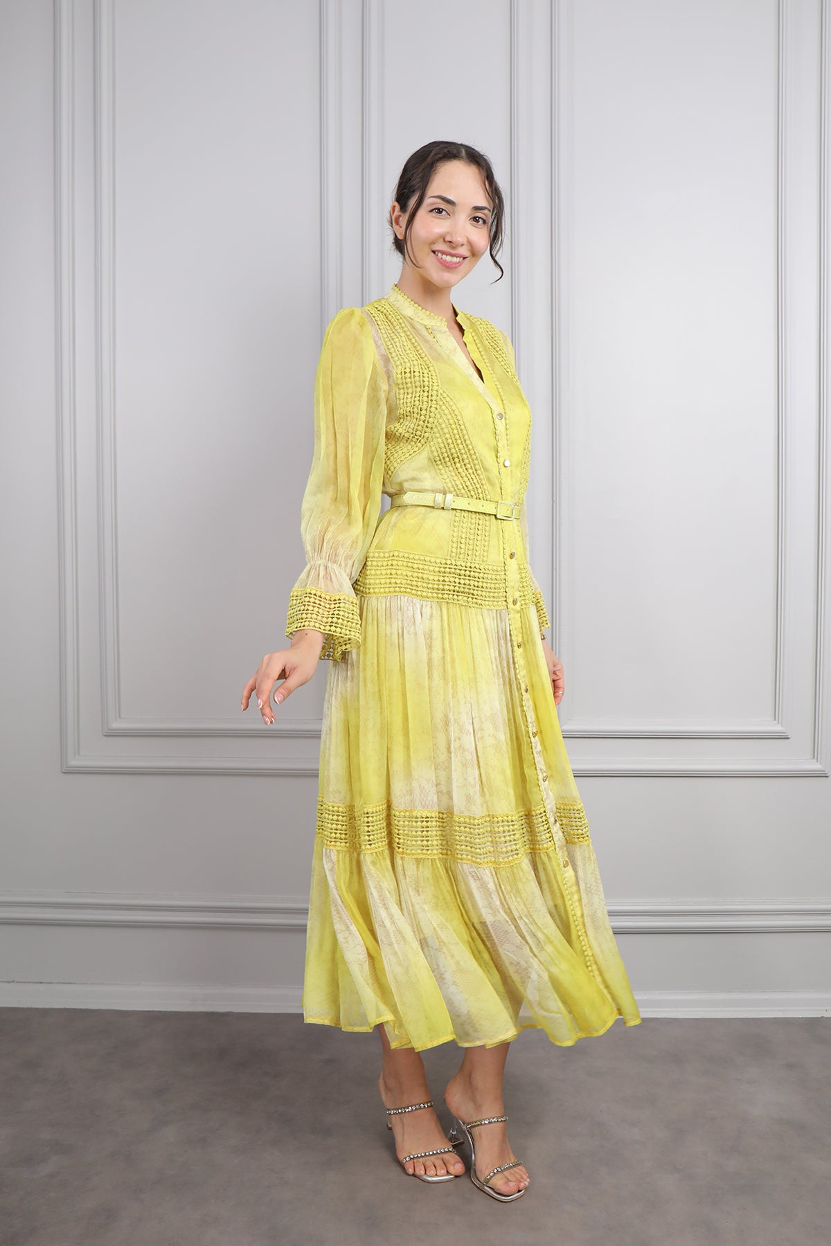 فستان شيفون بازرار امامية وحزام عالخصر مقاس كبير -اصفر