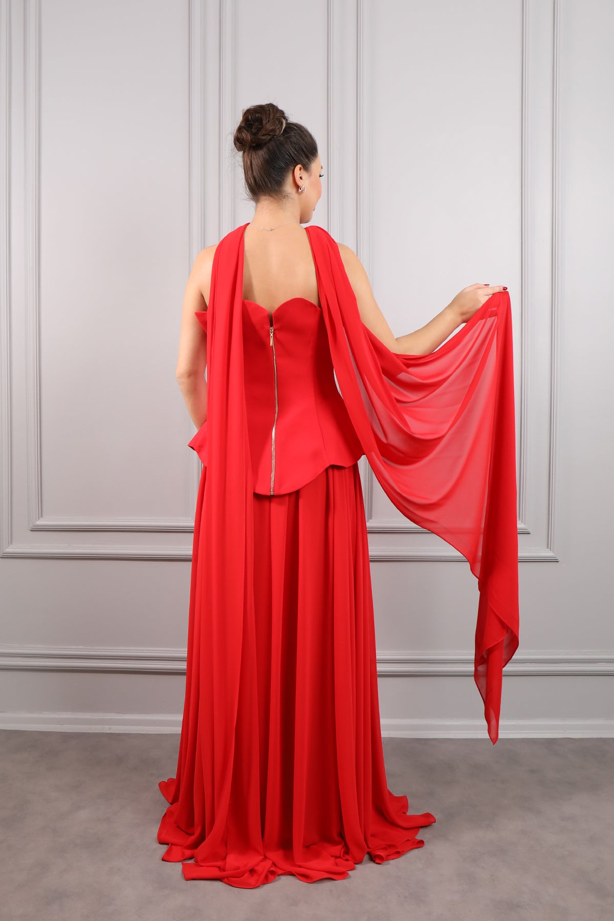 فستان سهرة سترابلس بتفاصيل كورسيه وتنورة شيفون -احمر