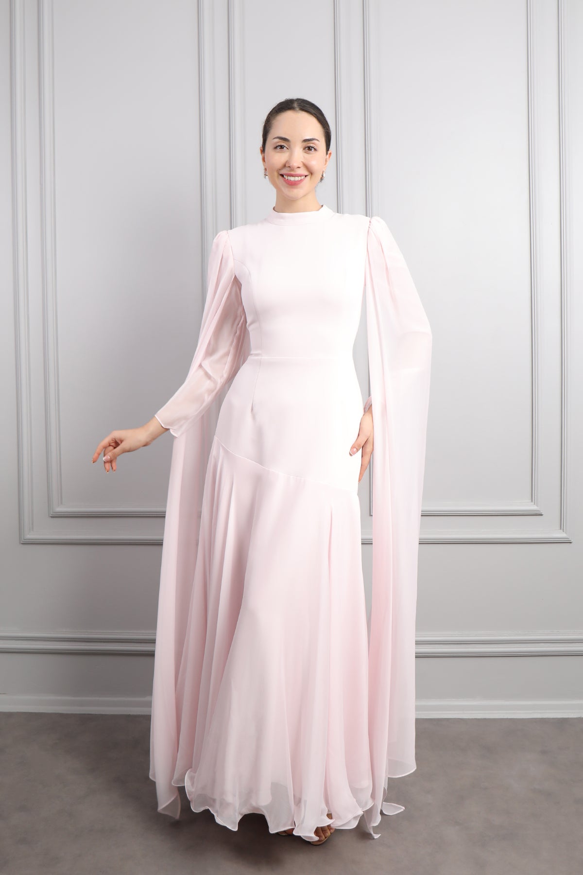 فستان خناقي بكايب من الاكتاف وتفاصيل ربط في الخلف -بمبي