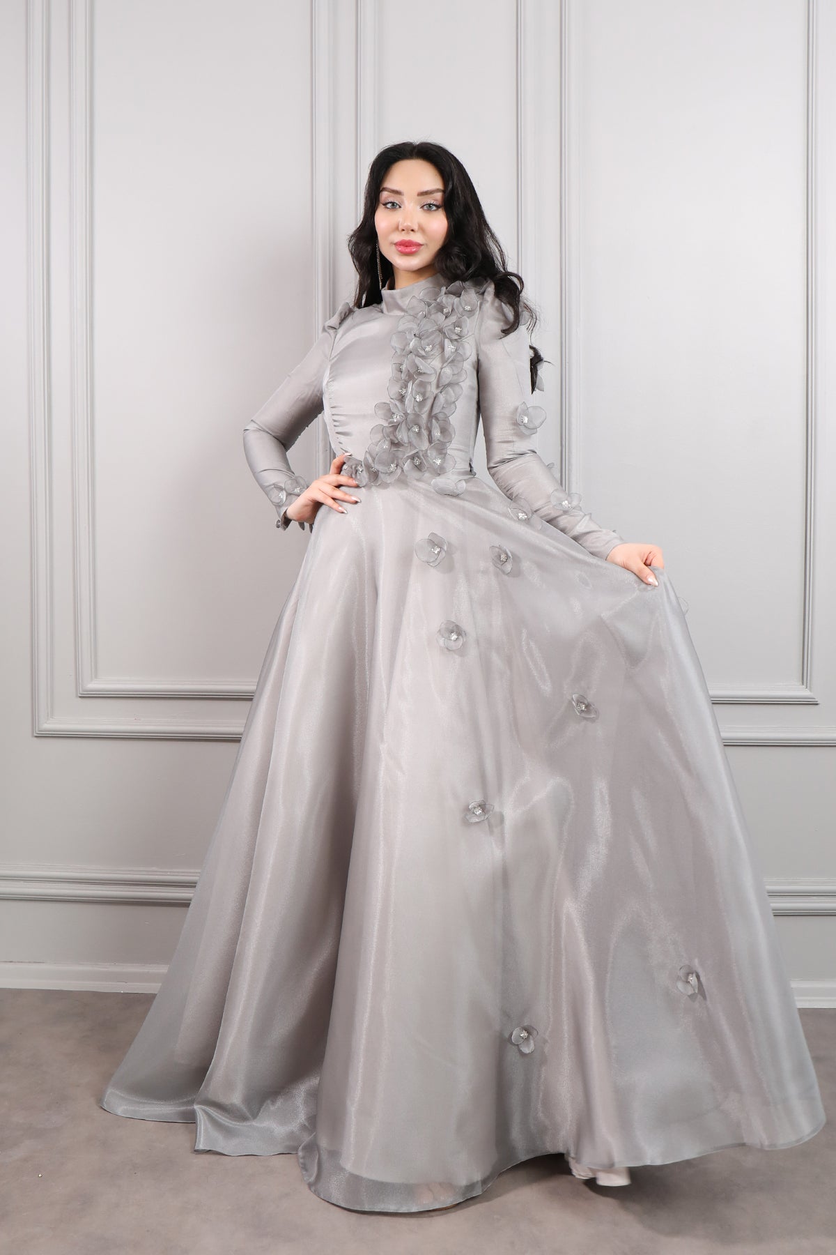 فستان سهرة شيفون للمحجبات بتفاصيل زهور -رمادي