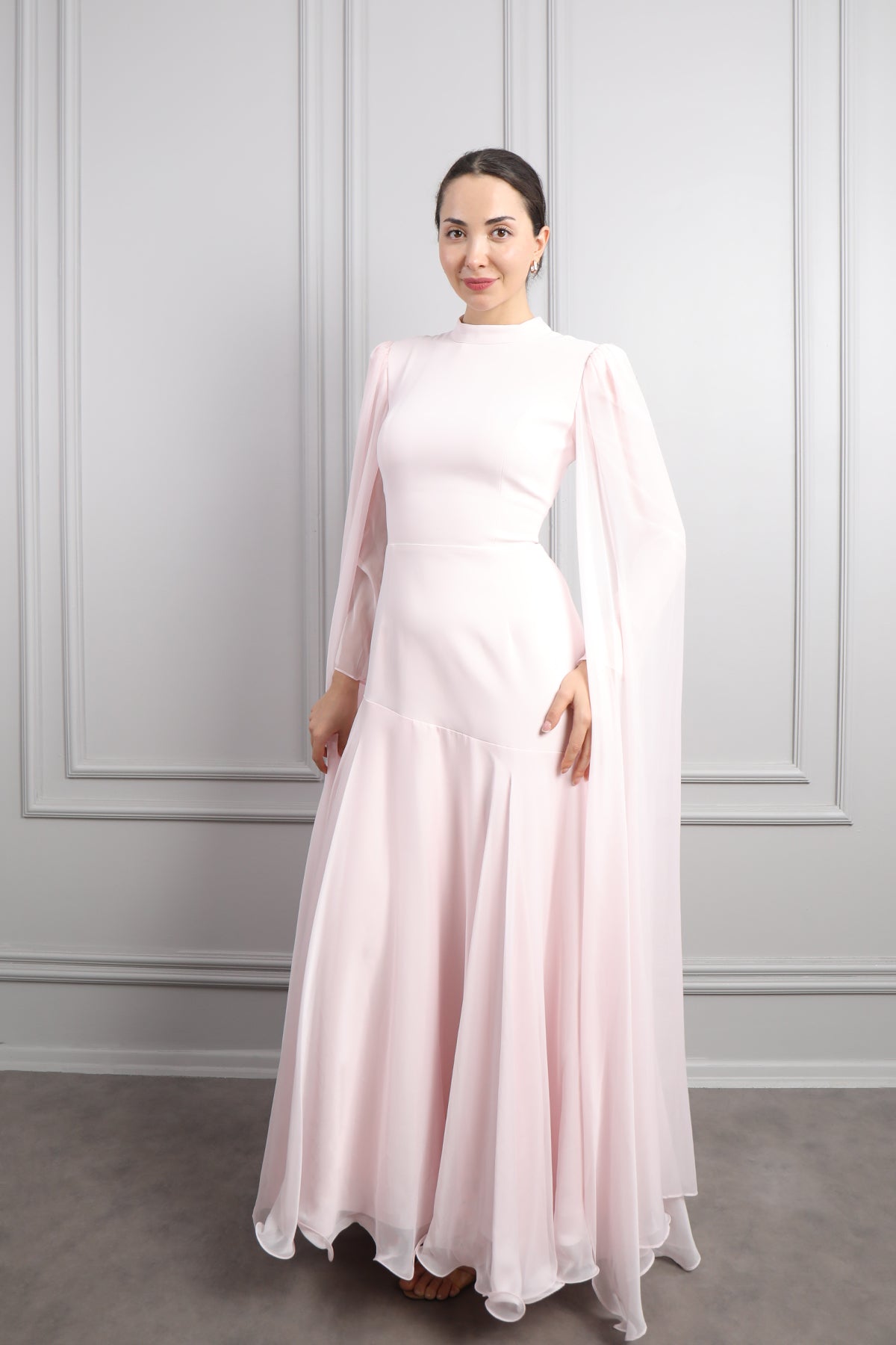 فستان خناقي بكايب من الاكتاف وتفاصيل ربط في الخلف -بمبي