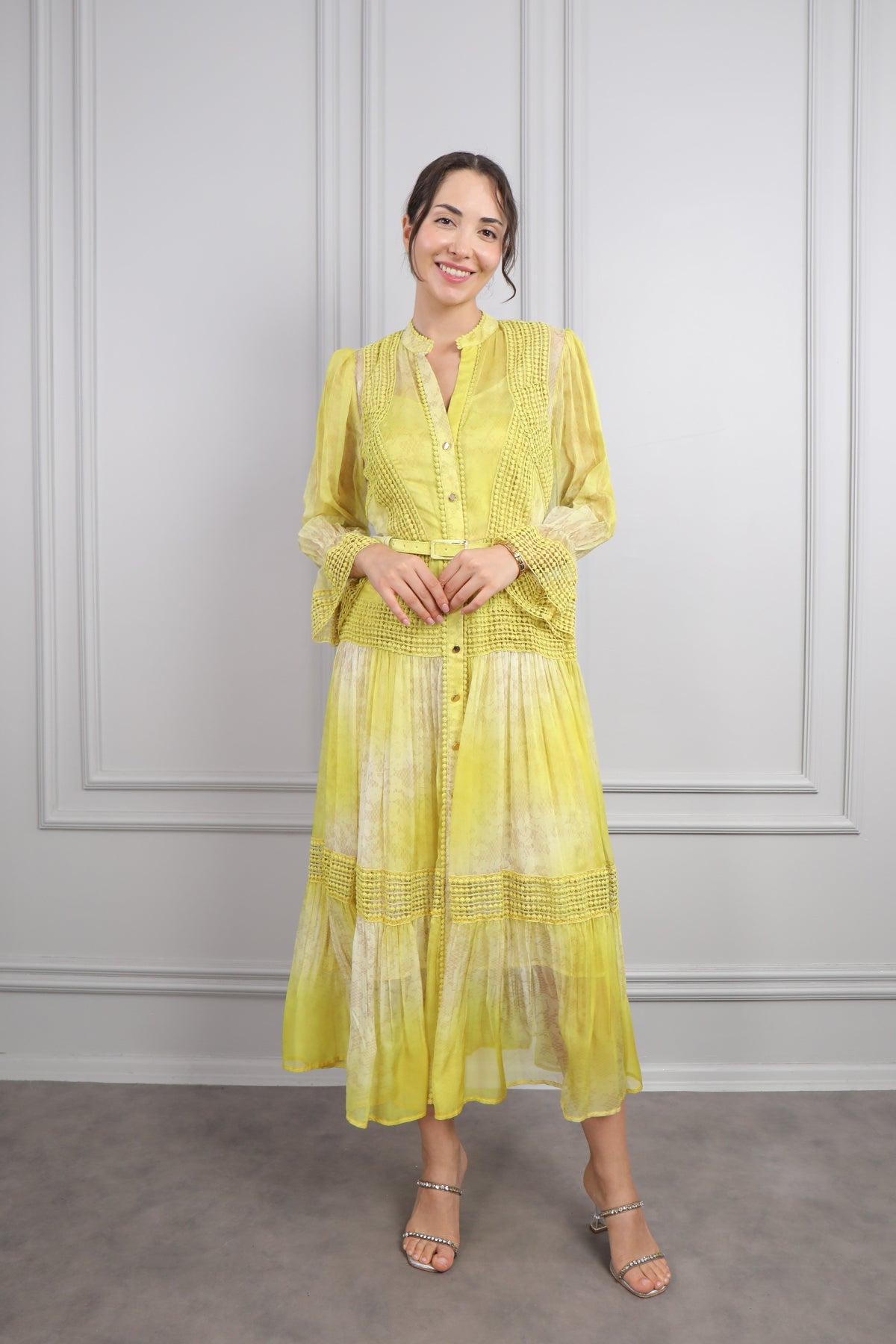 فستان شيفون بازرار امامية وحزام عالخصر مقاس كبير -اصفر