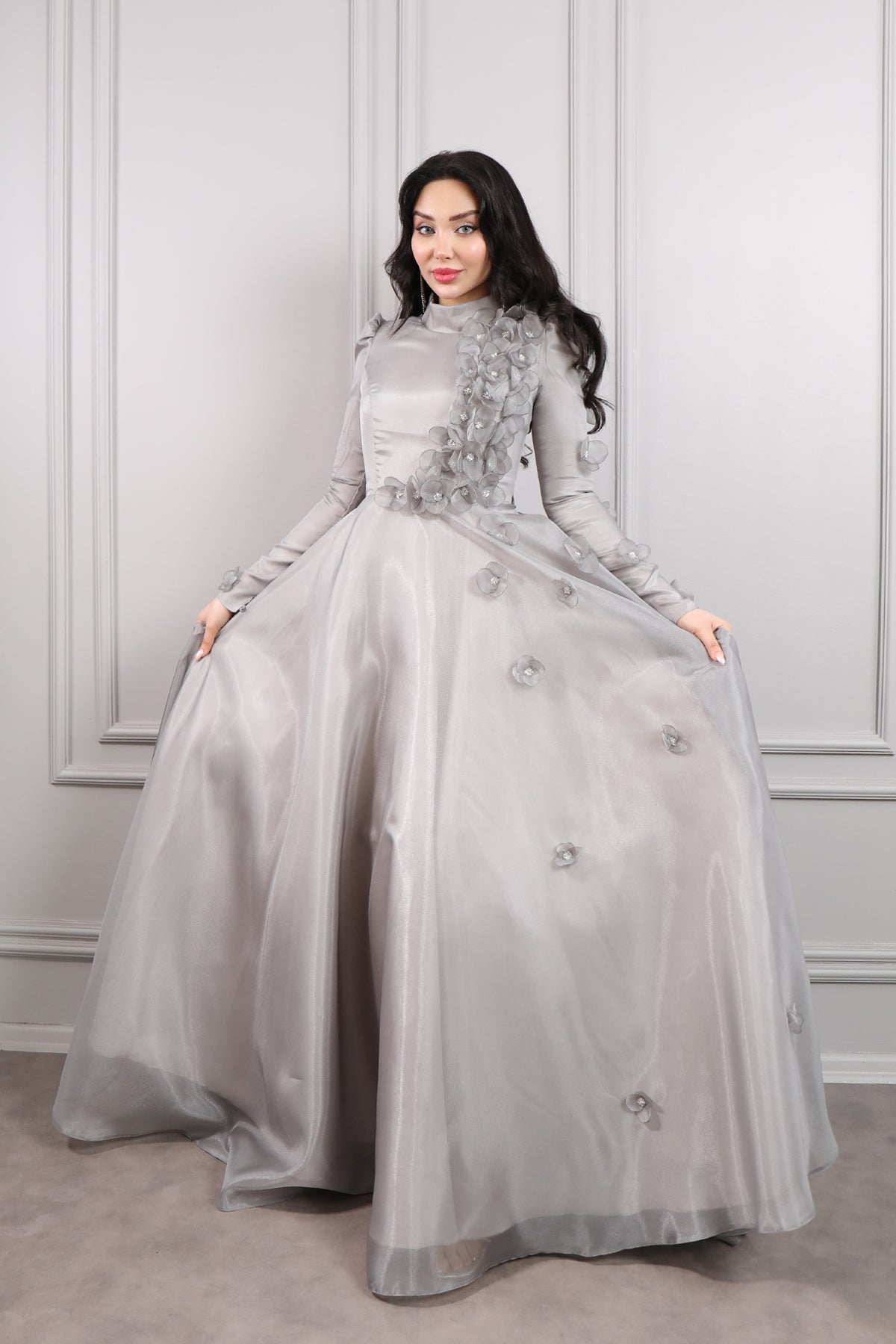 فستان سهرة شيفون للمحجبات بتفاصيل زهور -رمادي