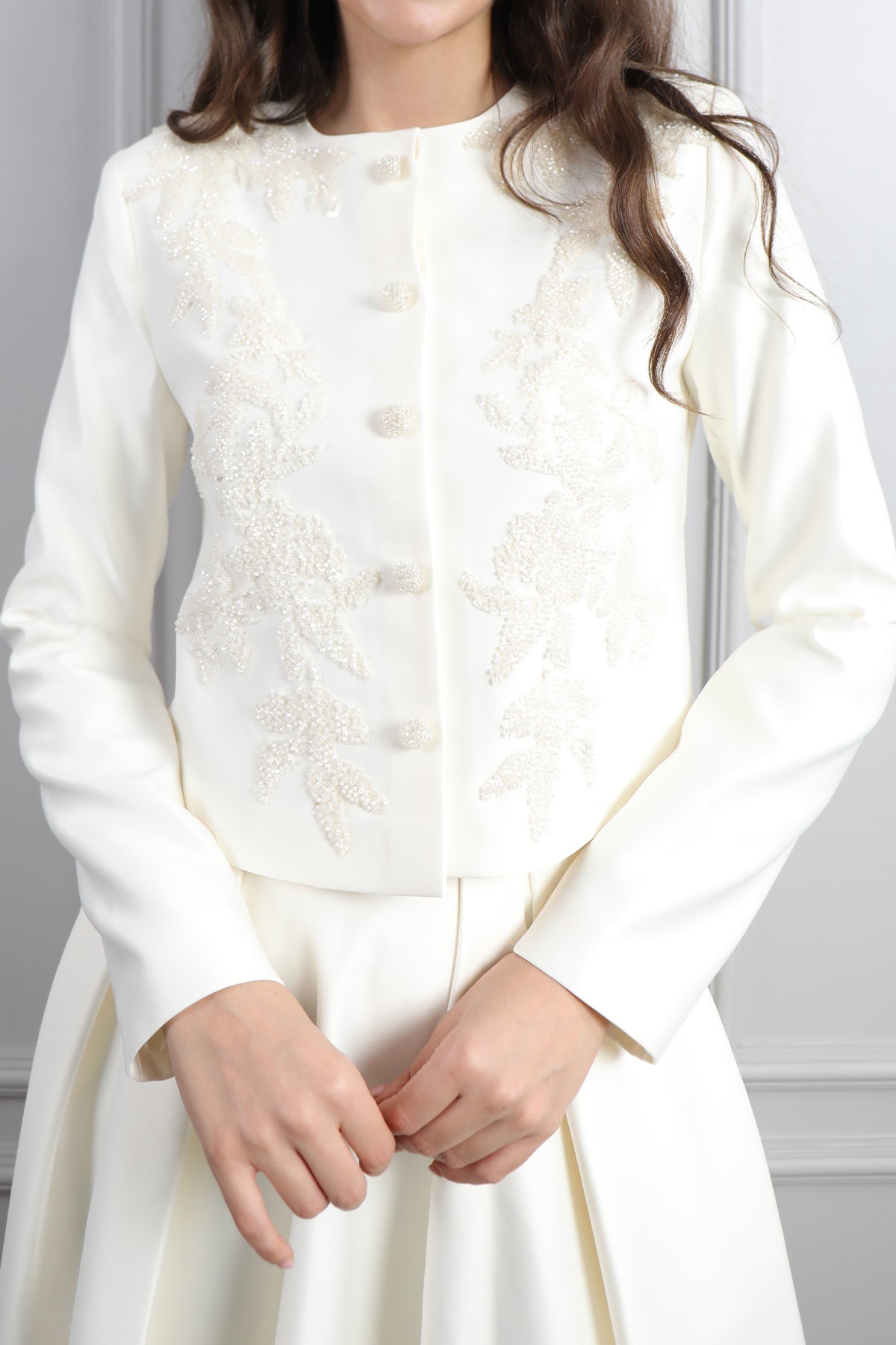 طقم تنورة وجاكيت بتطريزات خرزية -بمبي