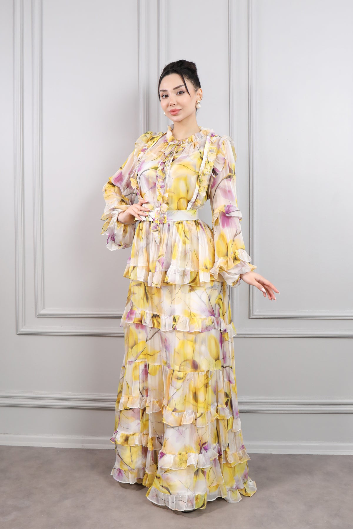 فستان شيفون مزخرف بحزام عالخصر وتفاصيل كشكشة مقاس كبير -اصفر