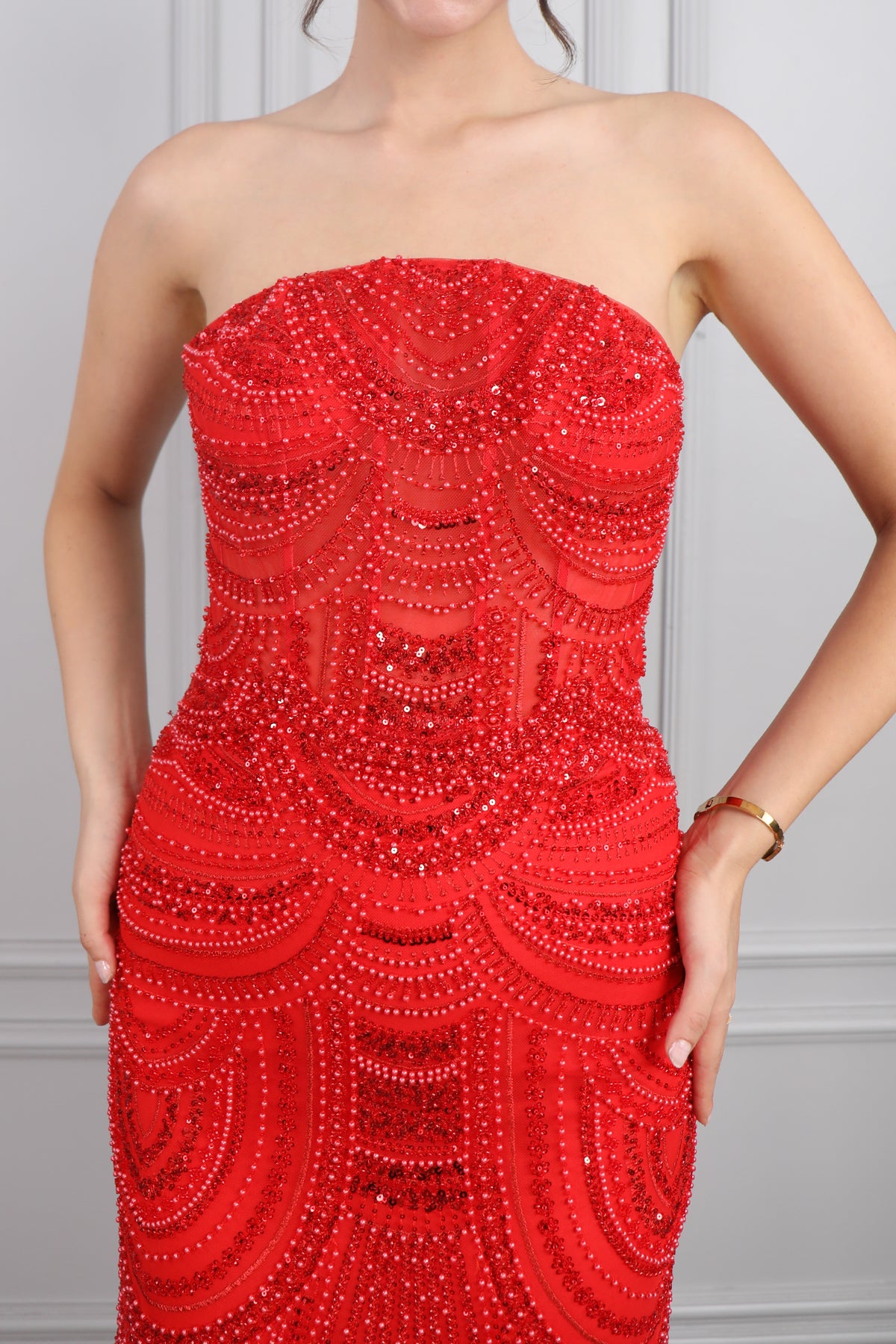 فستان سهرة سترابلس مطرز بالكامل مع عباءة طويلة من" المجموعة الخاصة" -احمر