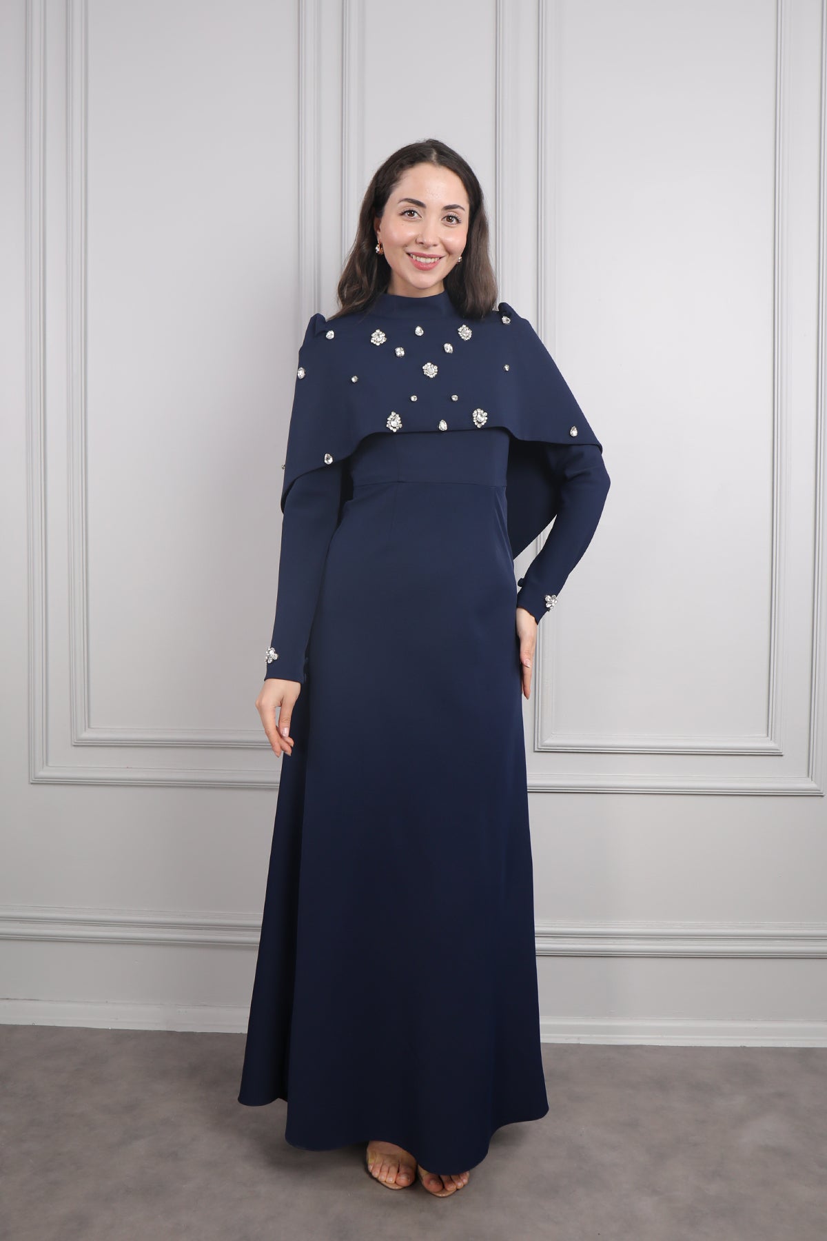 فستان سهرة خناقي للمحجبات بتطريزات كريستالية -كحلي