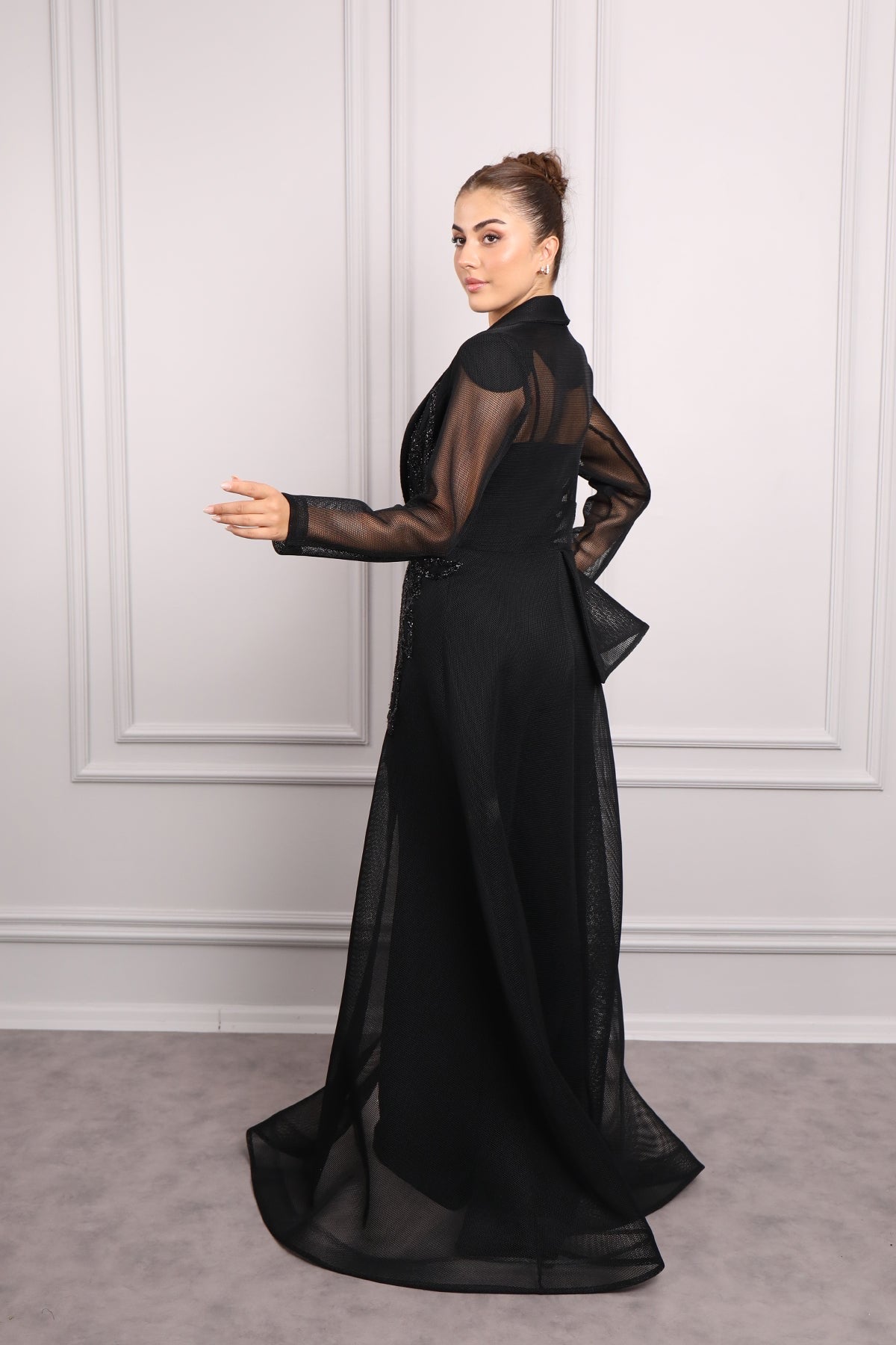 جاكيت بتطريزات خرزية طويل -اسود