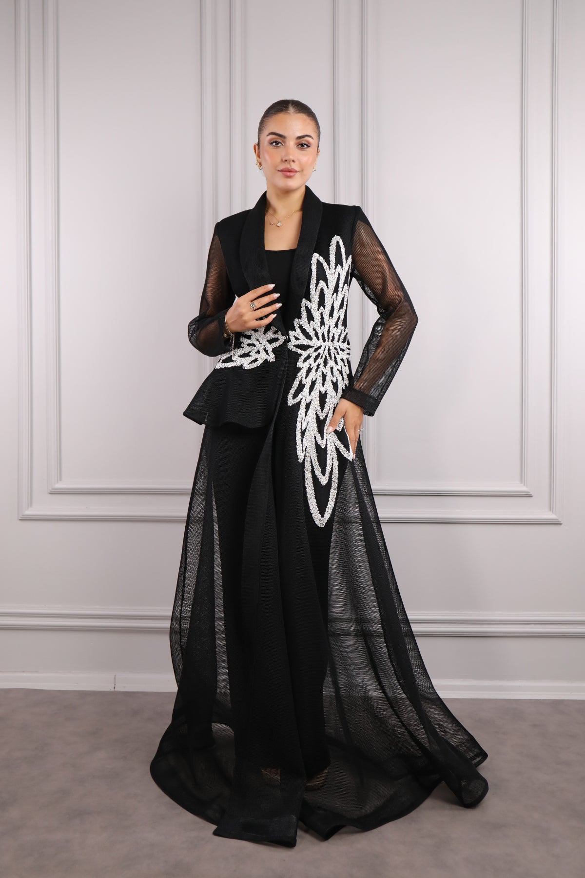 جاكيت بمظهر شبكة مزين بالخرز -اسود -فضي