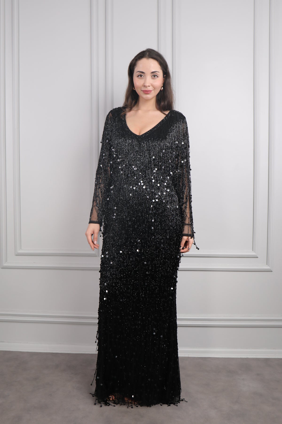 فستان سهرة مطرز بالخرز المتساقط بالكامل من "المجموعة الخاصة" -اسود