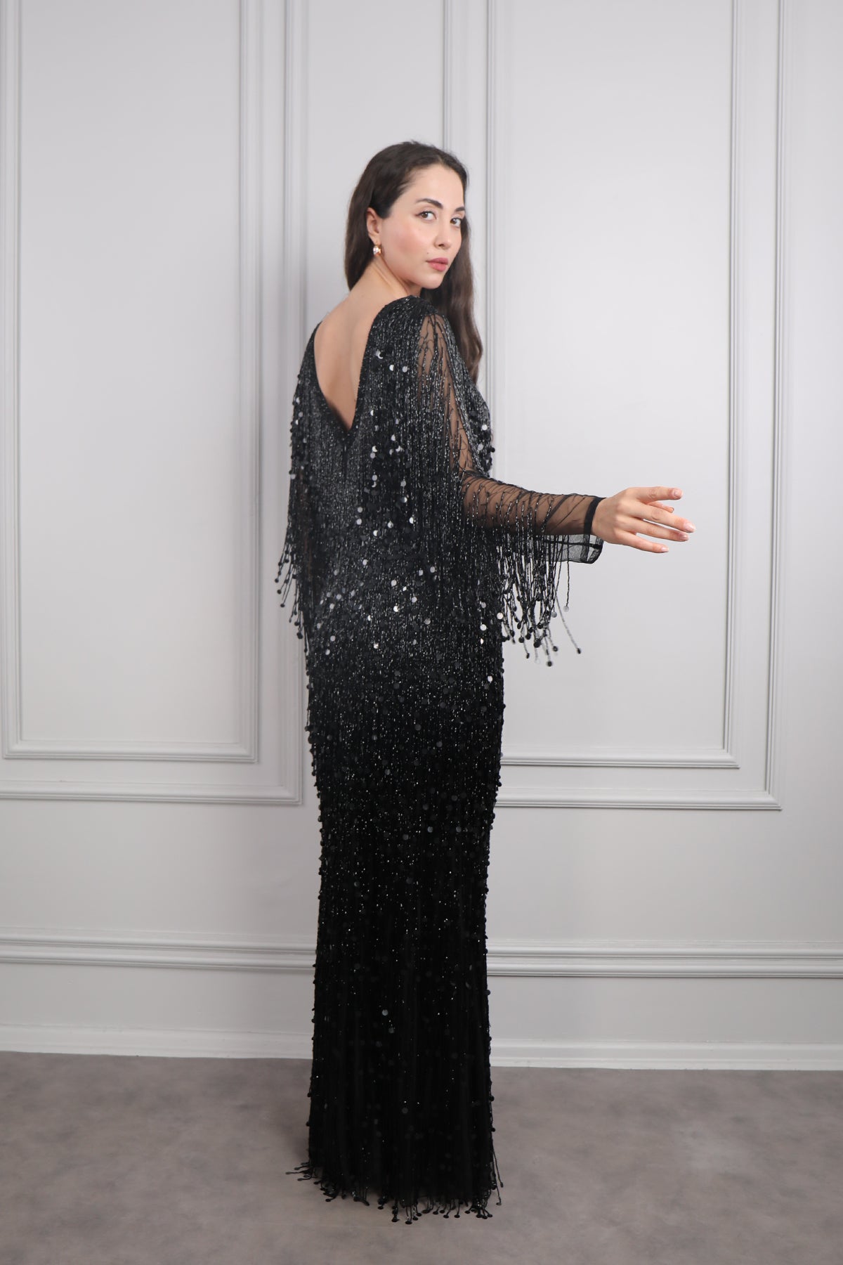 فستان سهرة مطرز بالخرز المتساقط بالكامل من "المجموعة الخاصة" -اسود