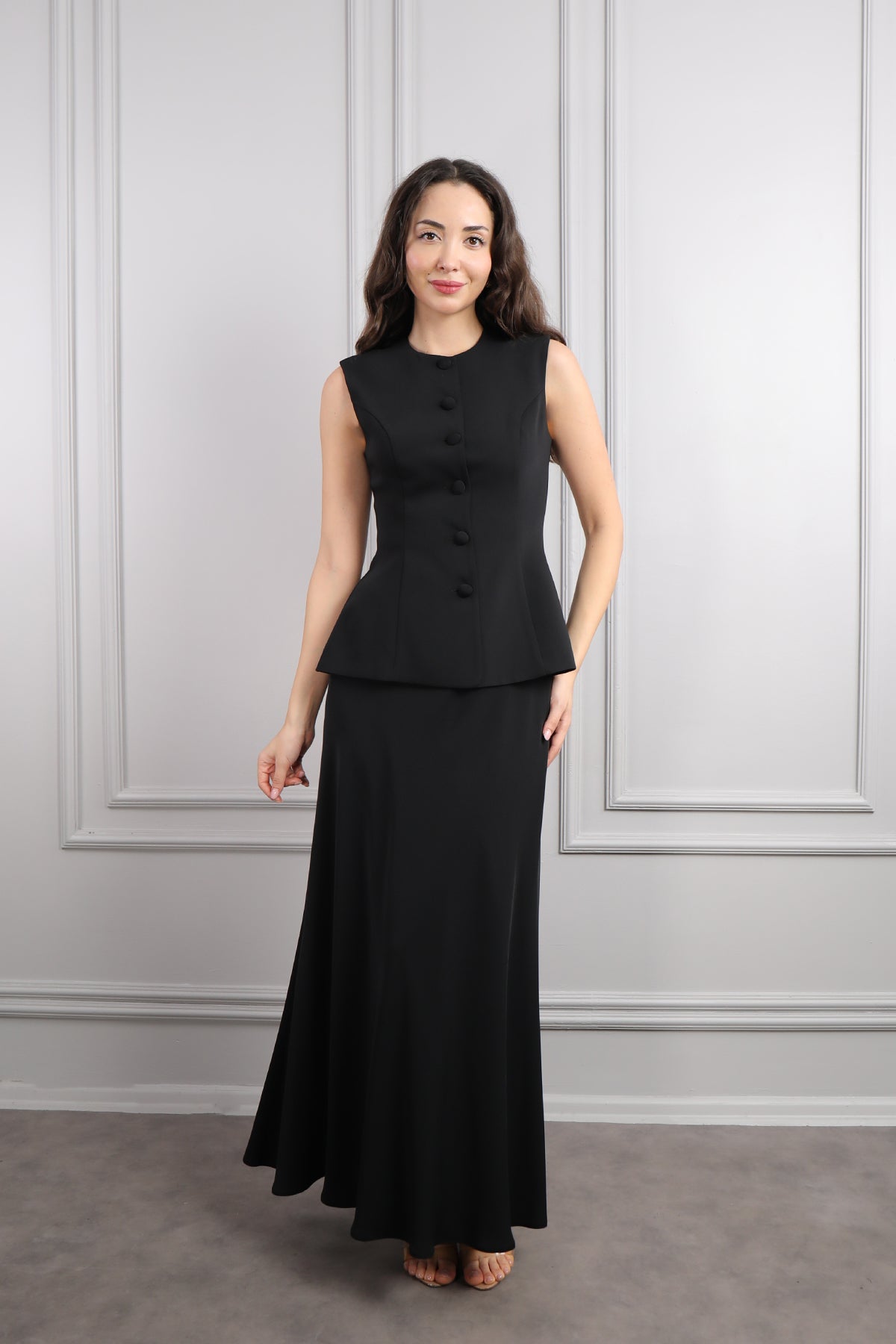 طقم تنورة وتوب وجاكيت بزينة فيونكات -اسود