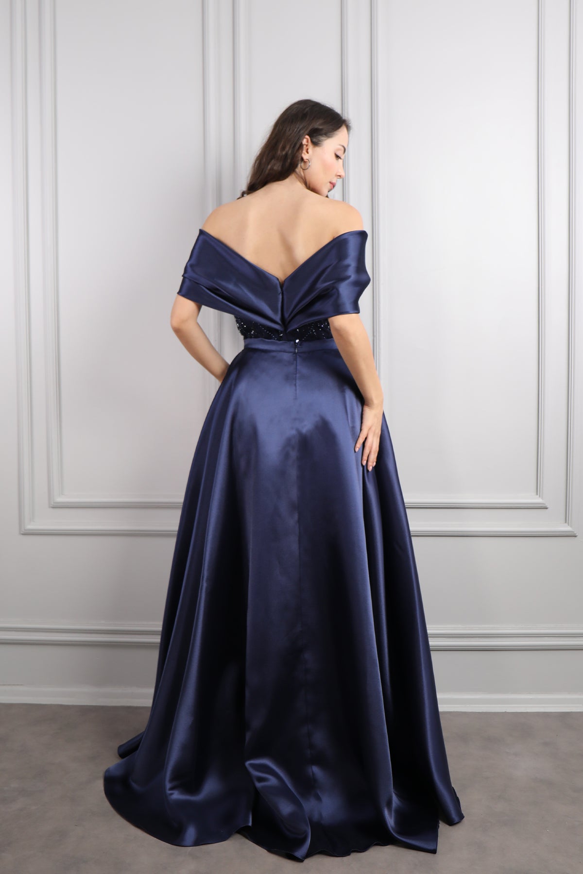 فستان سهرة مكشوف الاكتاف مطرز بالخرز مع ذيل طويل مقاس كبير -كحلي