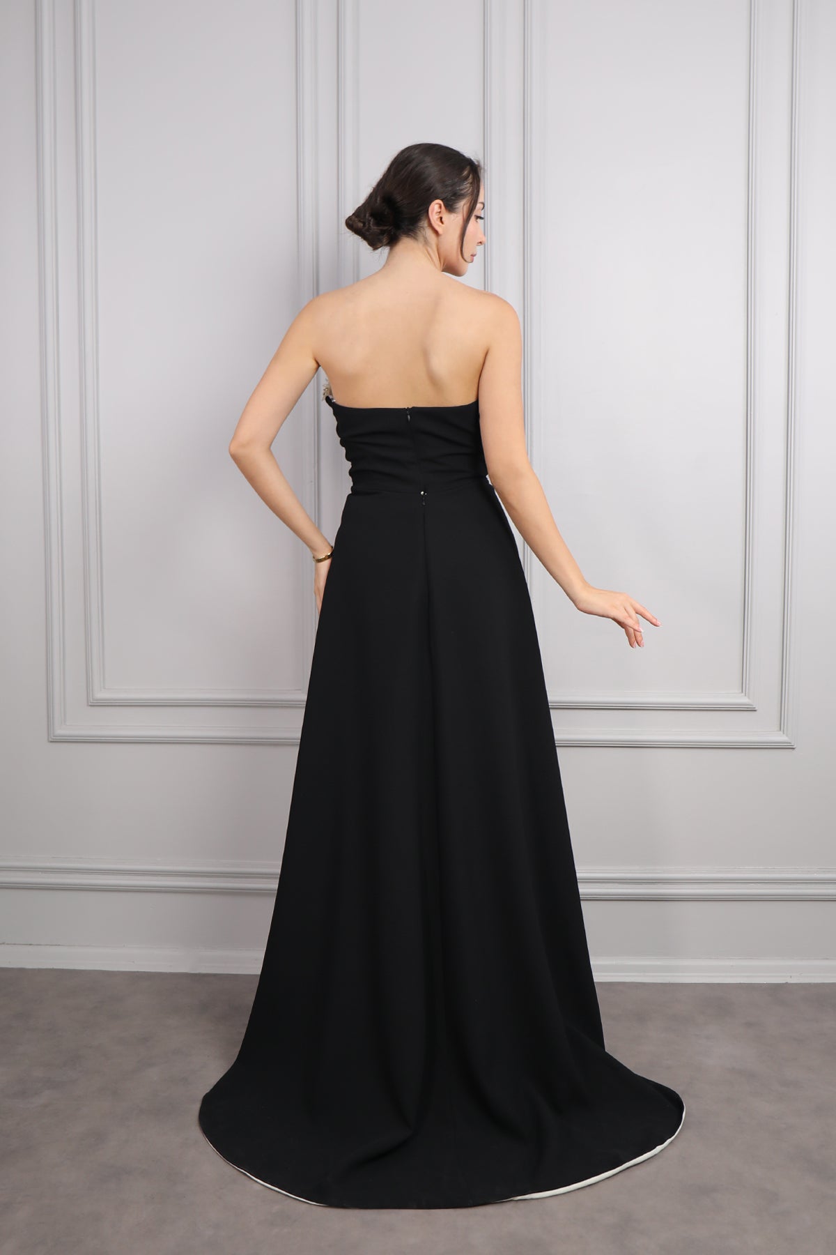 فستان سهرة سترابلس مزين باللؤلؤ بتصميم لونلن -سكري واسود