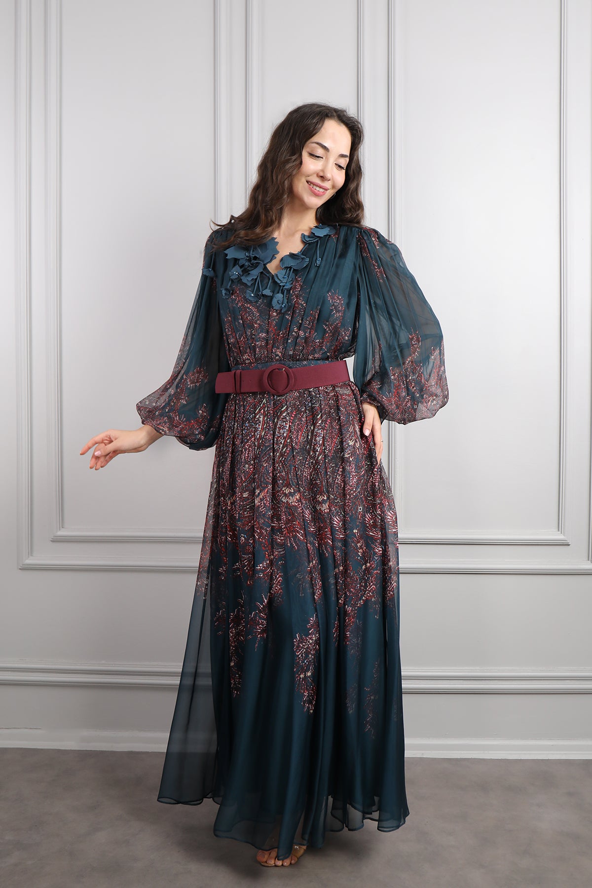 فستان شيفون بورود عالياقة ونقشات مع حزام مقاس كبير -كحلي