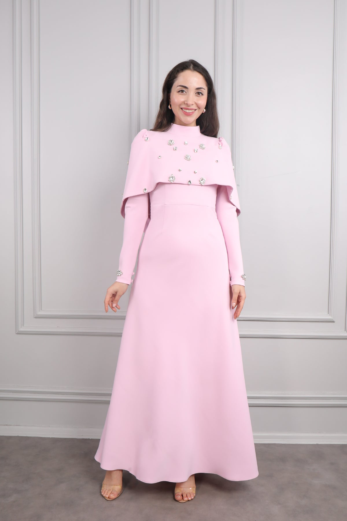 فستان سهرة خناقي للمحجبات بتطريزات كريستالية -وردي