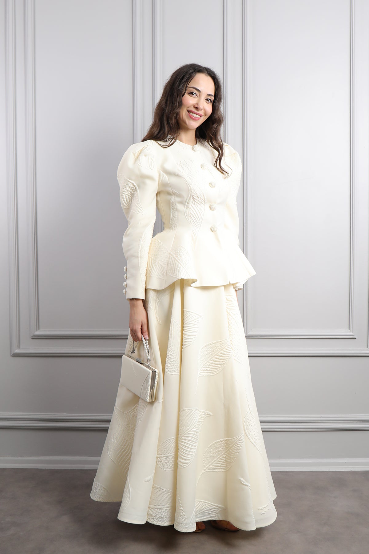 طقم تنورة وسترة باكمام منتفخة مع اكسسوار شنطة -سكري