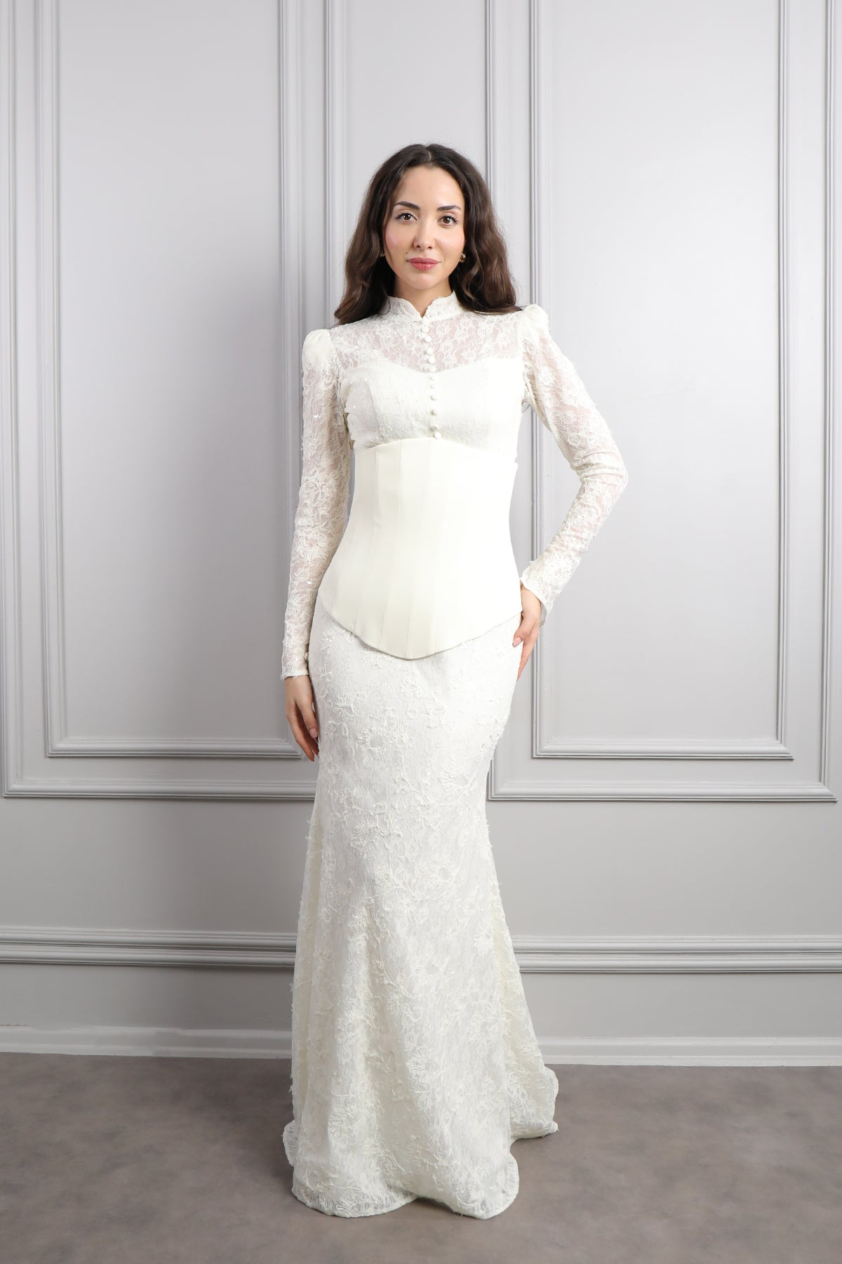 فستان سهرة خناقي بتفصيل كورسيه وتطريزات ترتر -بيج