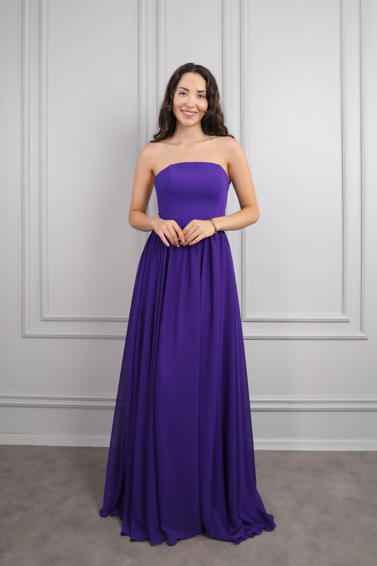 فستان سهرة سترابلس بتفاصيل كورسيه وتنورة شيفون -موفي