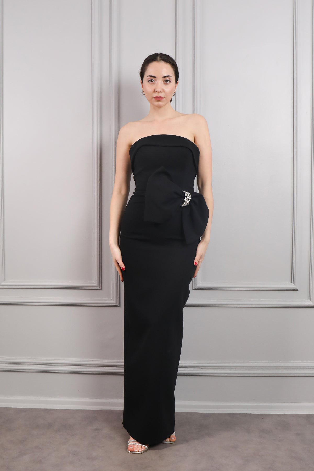 فستان سهرة سترابلس بفيونكة عالخصر -اسود