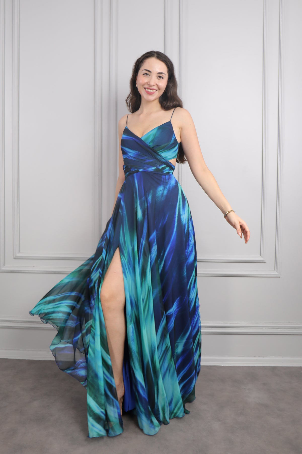 فستان سهرة شيفون بحمالات رفيعة وفتحات في الخصر -نيلي