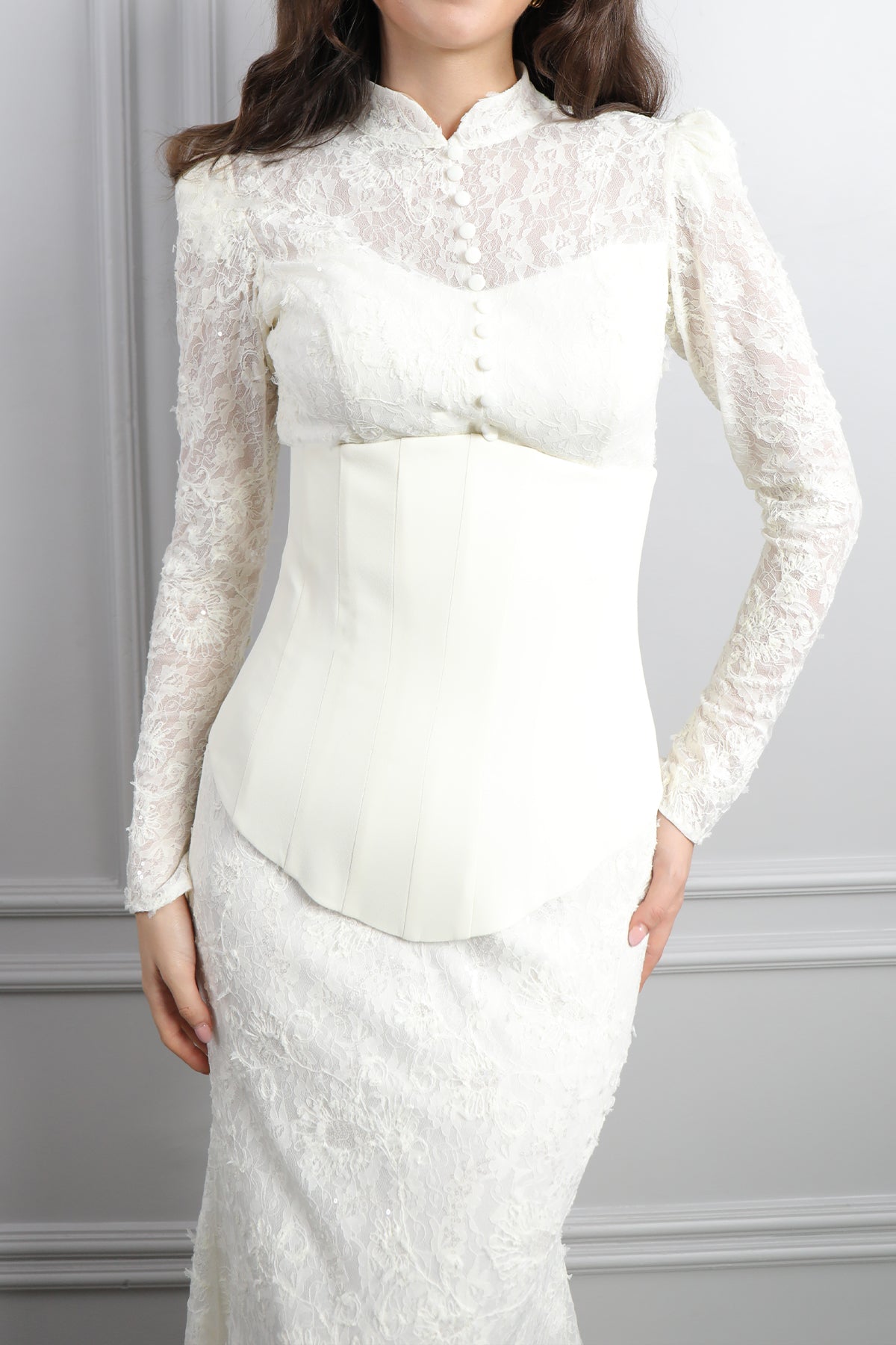 فستان سهرة خناقي بتفصيل كورسيه وتطريزات ترتر -بيج