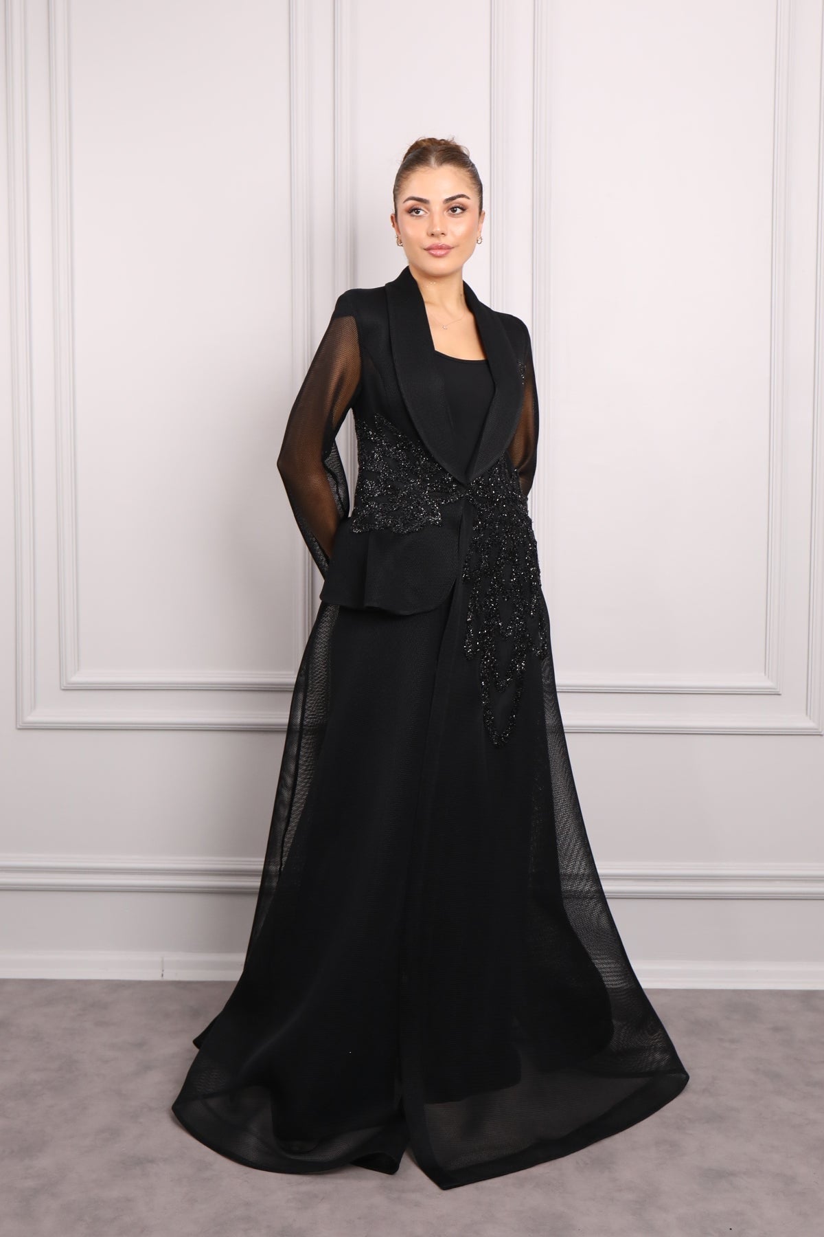 جاكيت بتطريزات خرزية طويل -اسود