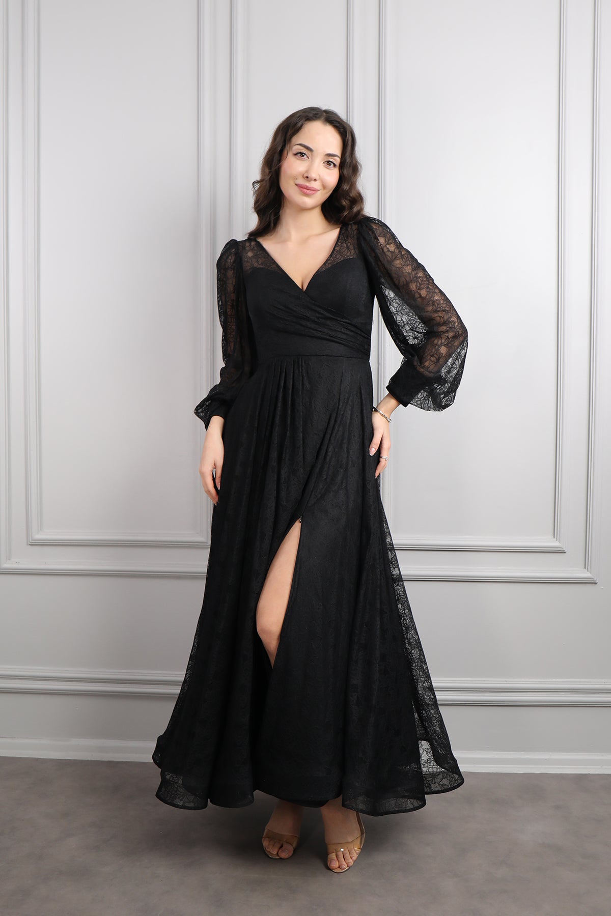 فستان سهرة دانتيل بياقة مثلثة واكمام واسعة مقاس كبير -اسود