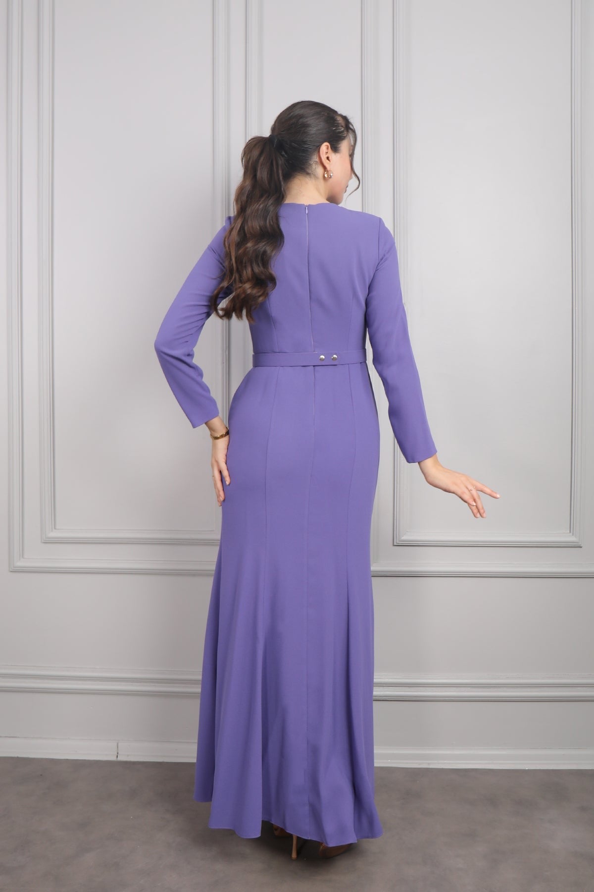 طقم قطعتين فستان وعباية بتطريزات خرزية -موفي