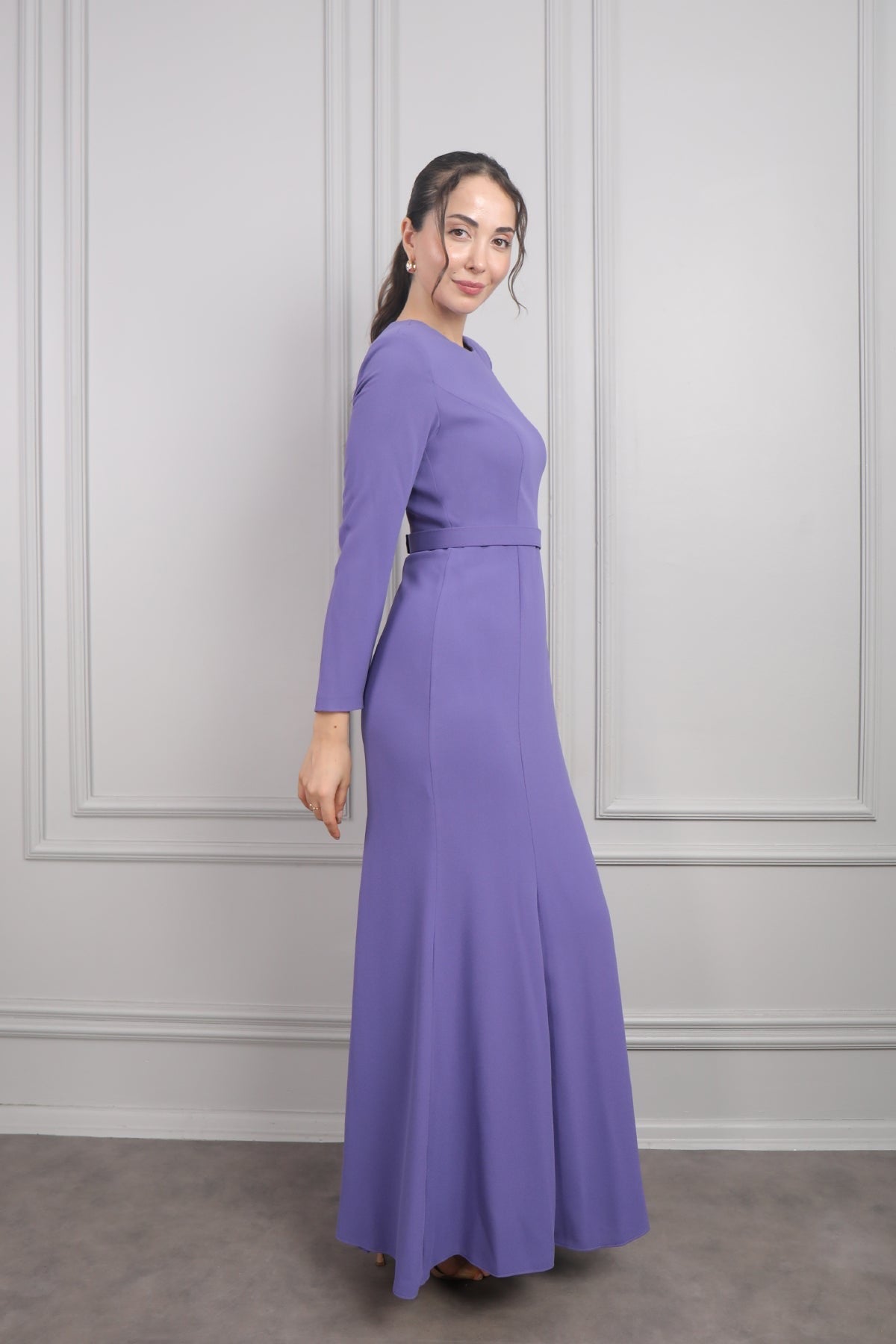 طقم قطعتين فستان وعباية بتطريزات خرزية -موفي