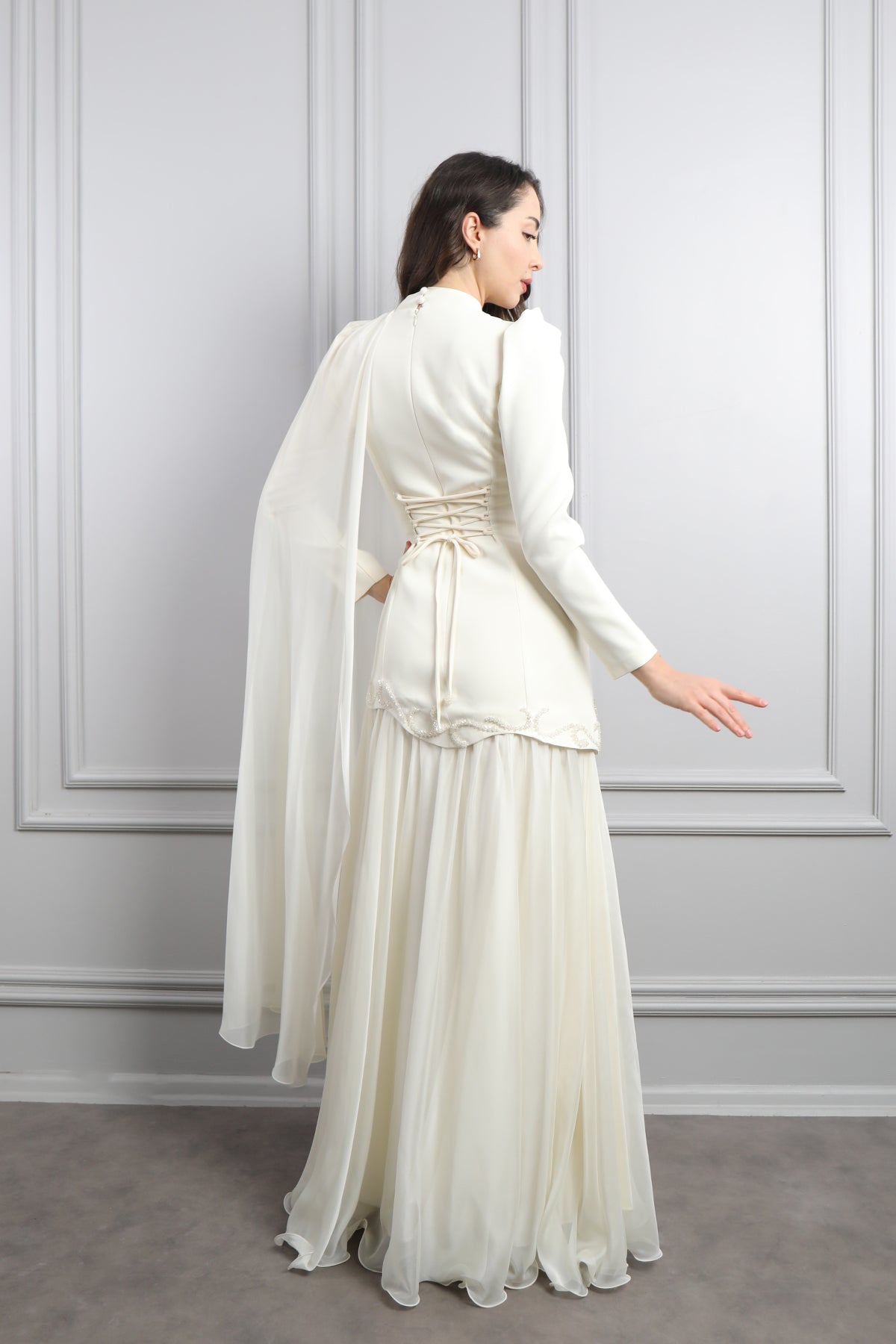 فستان للمحجبات بتطريزات خرزية وتصميم كايب من الكتف -سكري