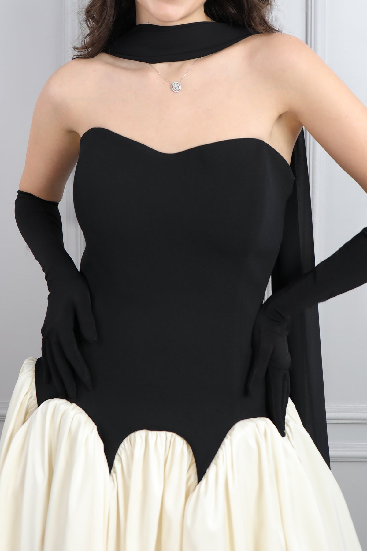 فستان سترابلس باكسسوار وشاح وقفازات -اسود و سكري