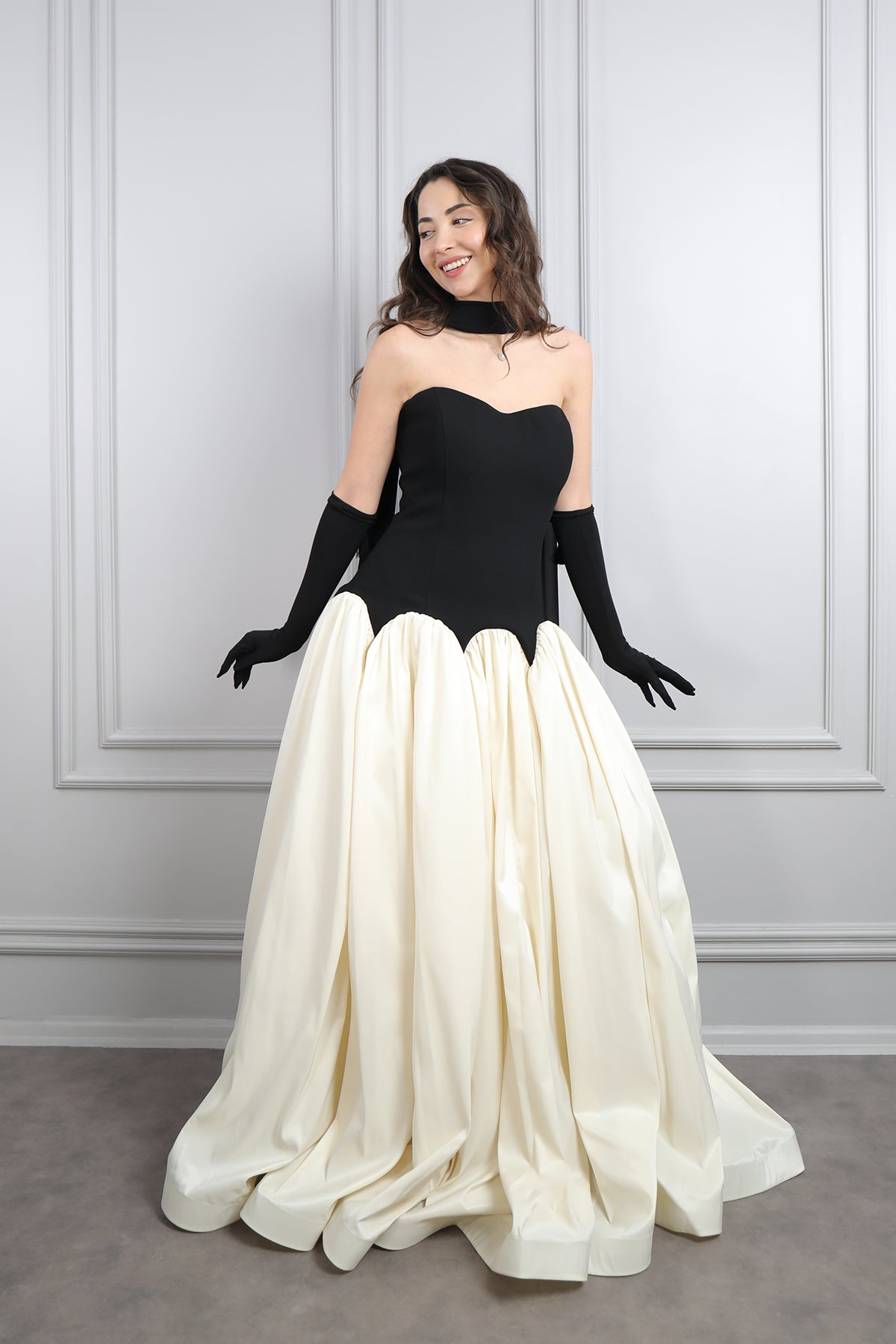 فستان سترابلس باكسسوار وشاح وقفازات -اسود و سكري