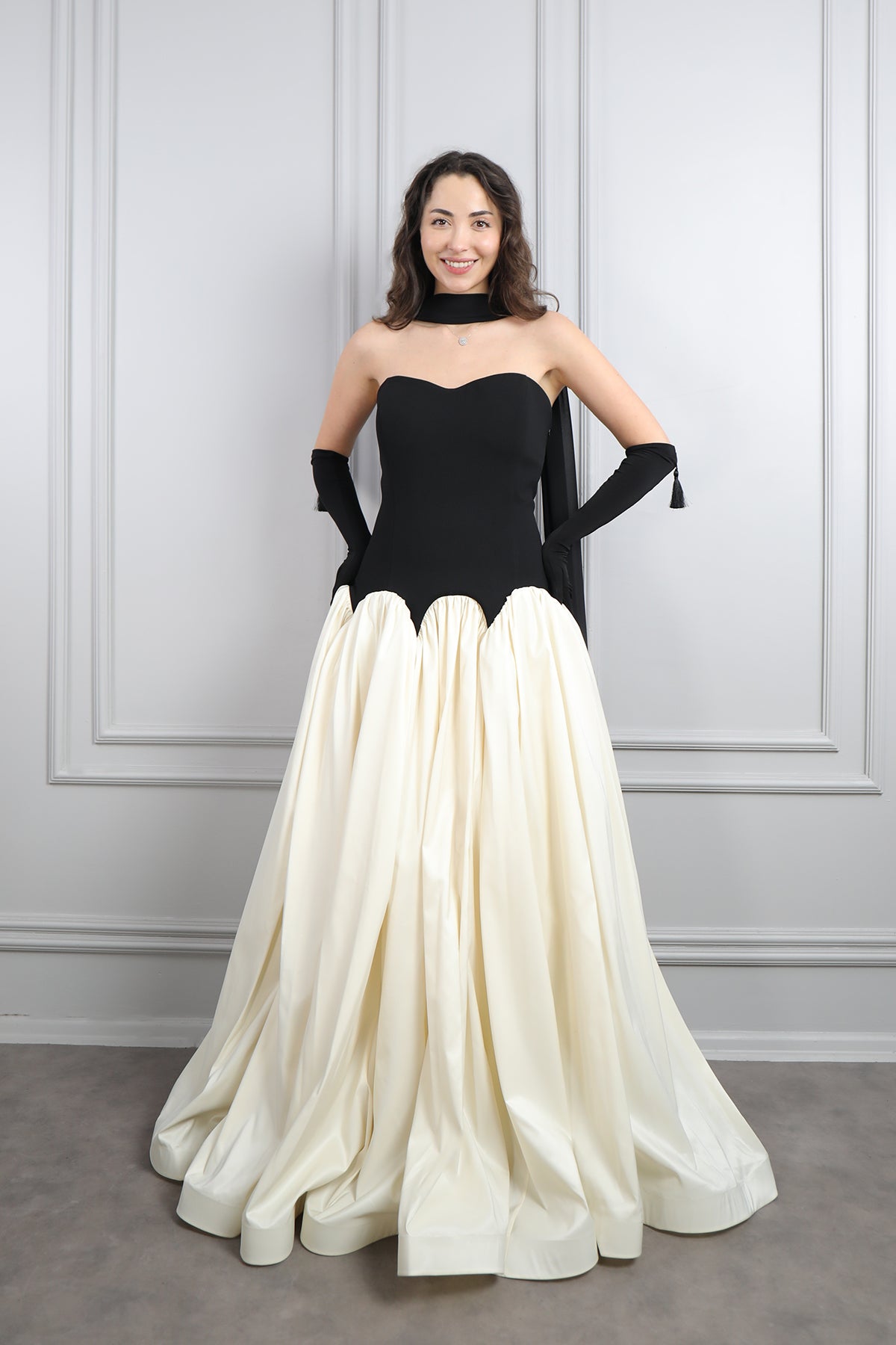 فستان سترابلس باكسسوار وشاح وقفازات -اسود و سكري