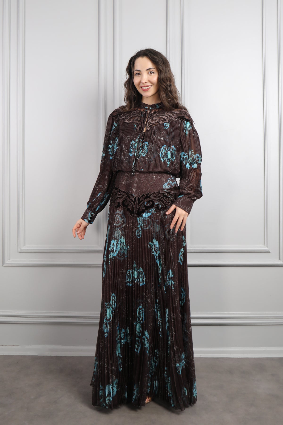 فستان شيفون بتفاصيل مخملية وتكسيرات باكمام واسعة مقاس كبير -تركوازي