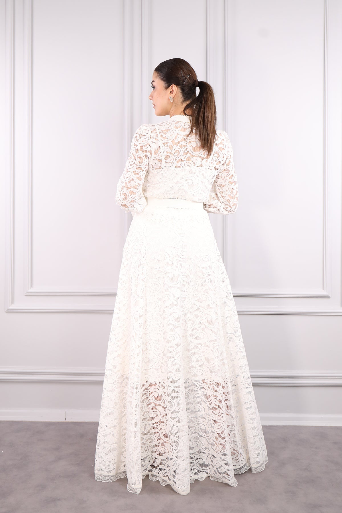 فستان مقاس كبير مع حزام عند الخصر وتفاصيل دانتيل -سكري