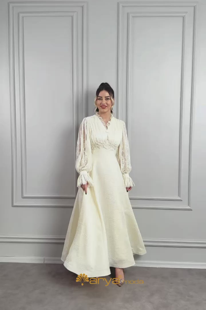 فستان ميدي باكمام شفافة مطرز باللؤلؤ في الخصر -سكري