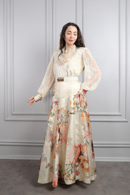 فستان باكمام دانتيل شفافة وتفاصيل لامعة بنقشات زهور مع حزام عالخصر -بيج