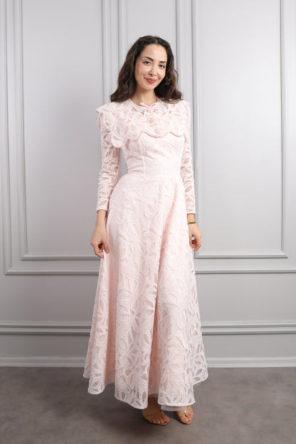 فستان ميدي بتفاصيل دانتيلية بياقة اطفال مزين بازرار خرزية -بمبي