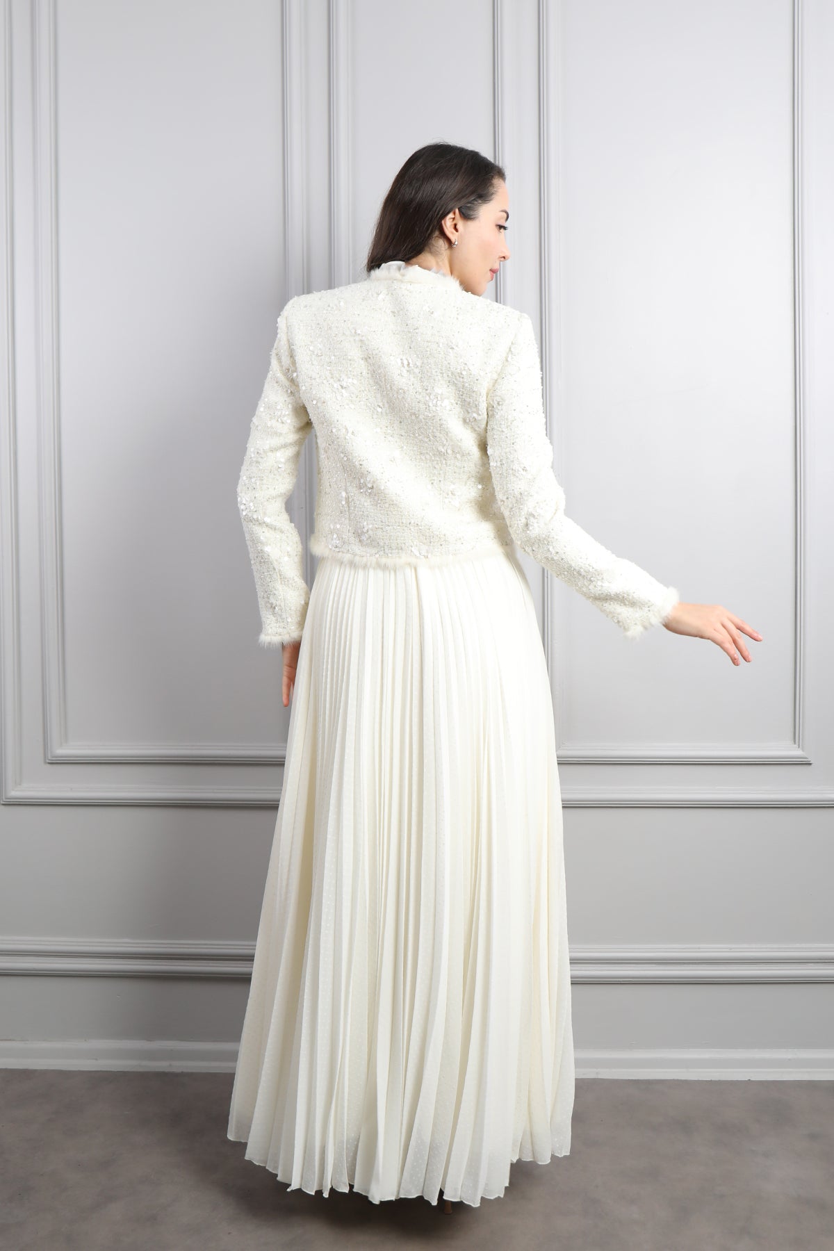 طقم فستان بتكسيرات وجاكيت بتفاصيل لامعة -سكري