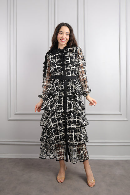 فستان بياقة ورود بتفاصيل طبقات مع حزام مقاس كبير -اسود ورمادي