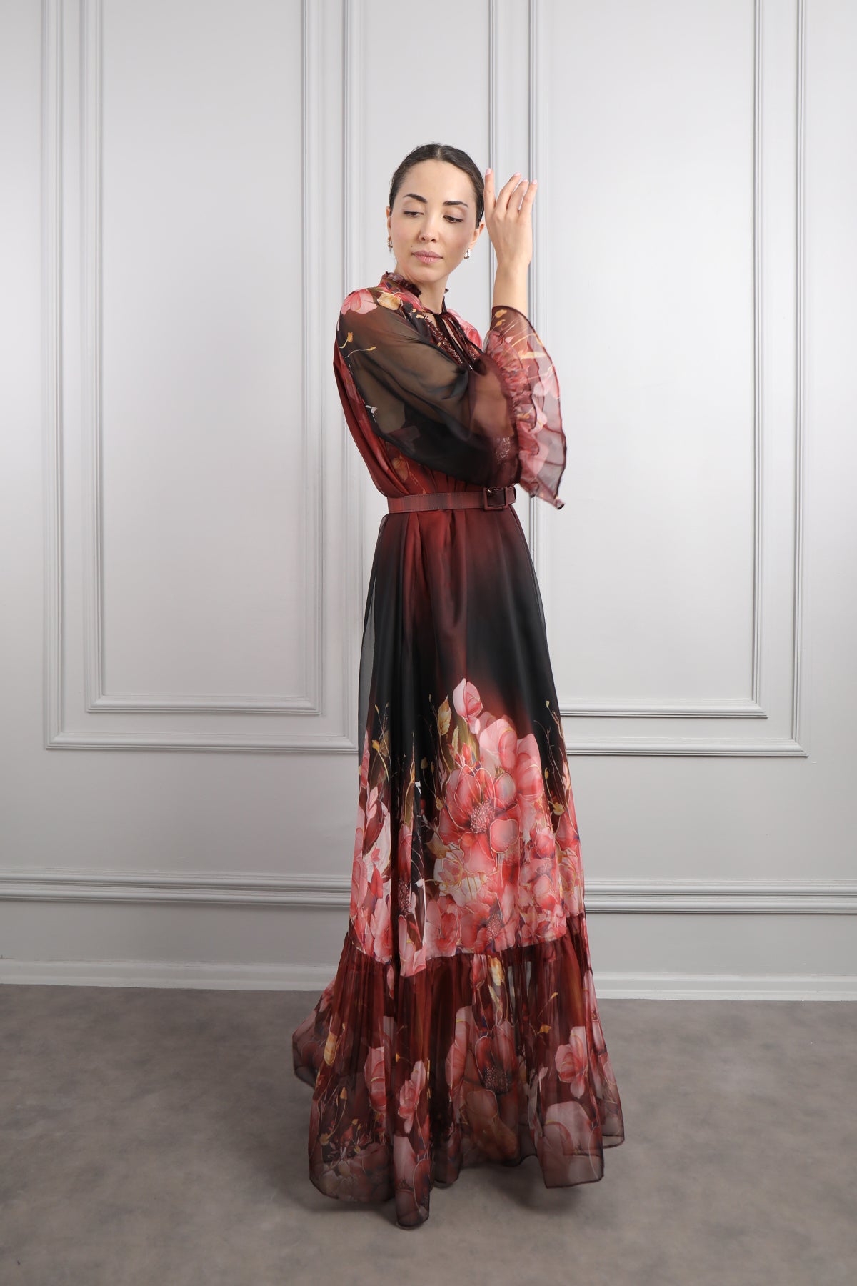 فستان شيفون مزين بنقشات ورود وتطريزات خرزية مقاس كبير -عودي