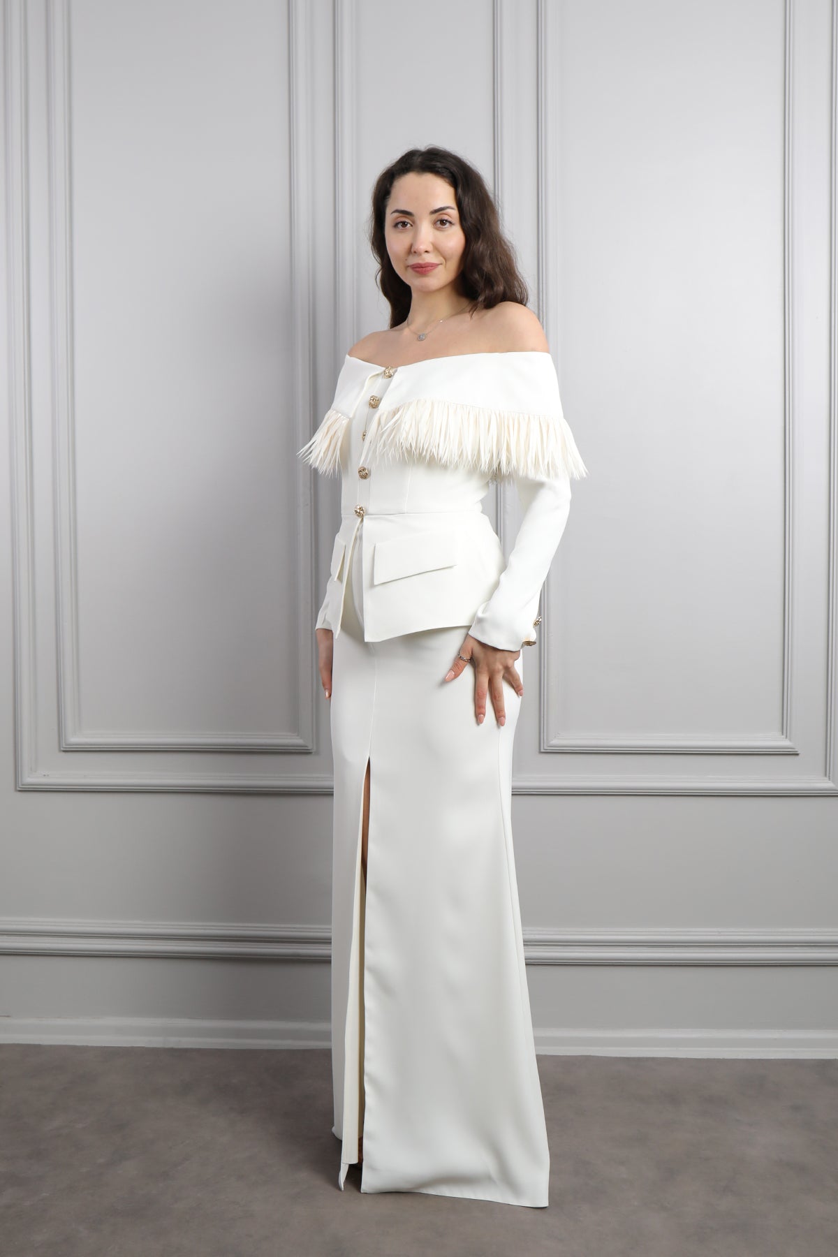 فستان سهرة مكشوف الاكتاف مزين بريش-سكري